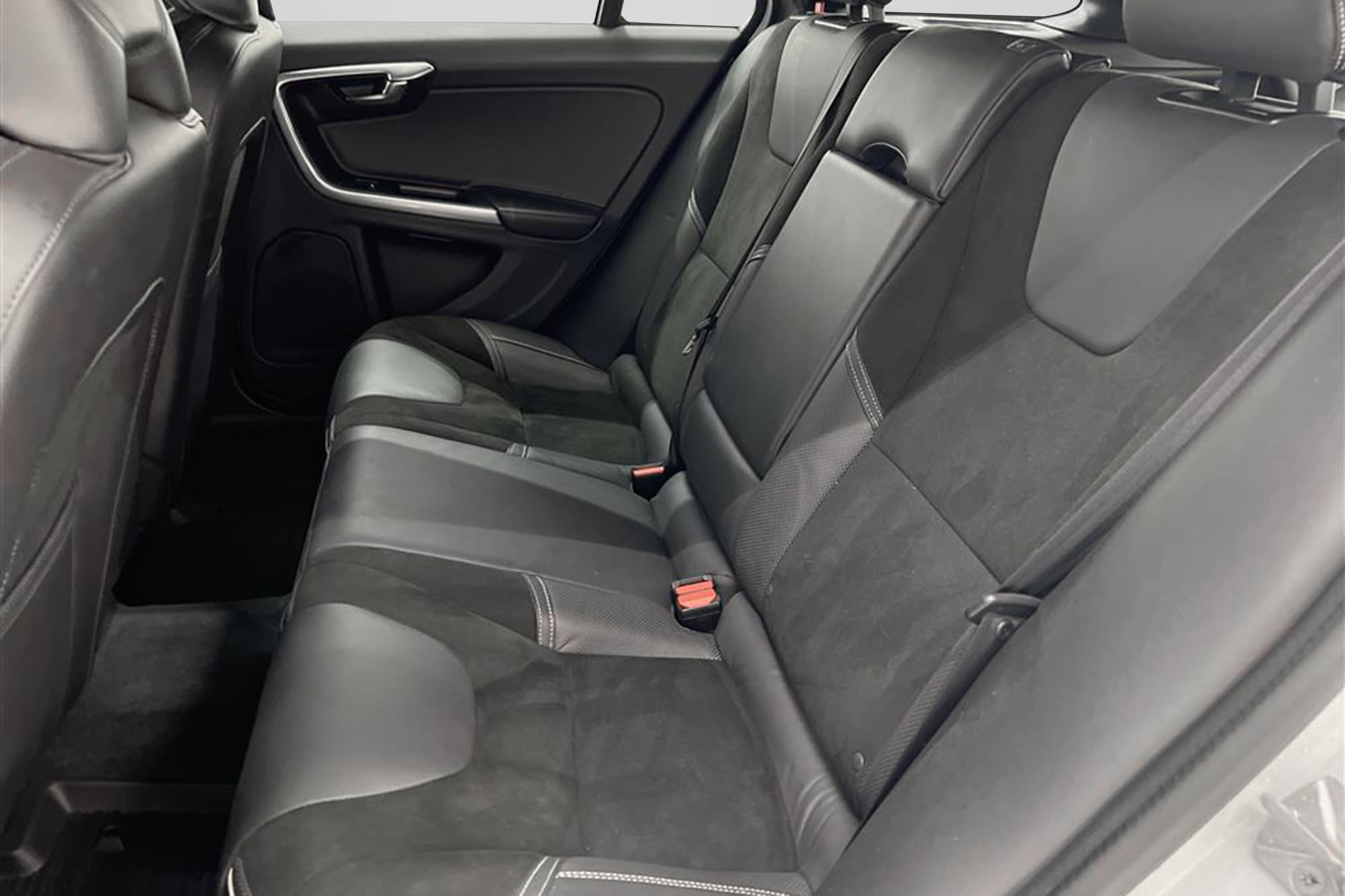 Volvo V60 D3 150hk R-Design VOC Värmare Sensorer 0,4l/milinteriör