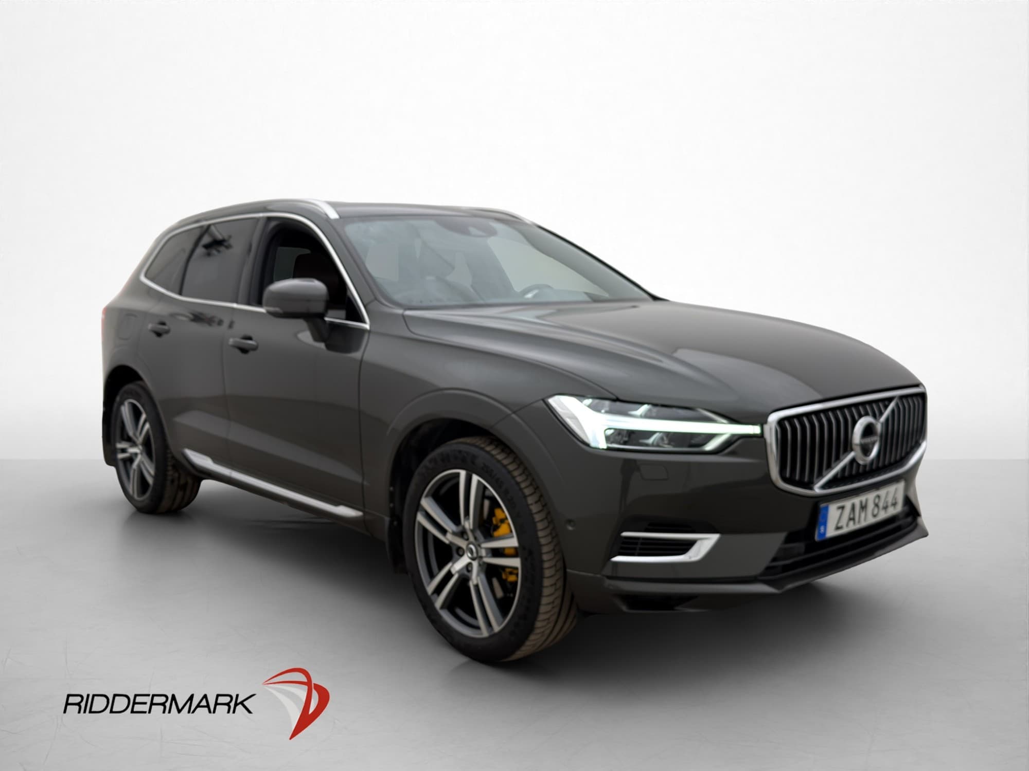 Volvo XC60 T8 408hk AWD Massage B&W Värm HUD luft Pano Drag