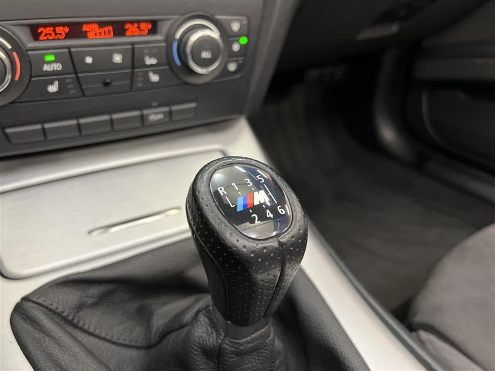 BMW 320i Cabriolet 170hk M-Sport 1-brukare Plåtcab 0,56l/milinteriör