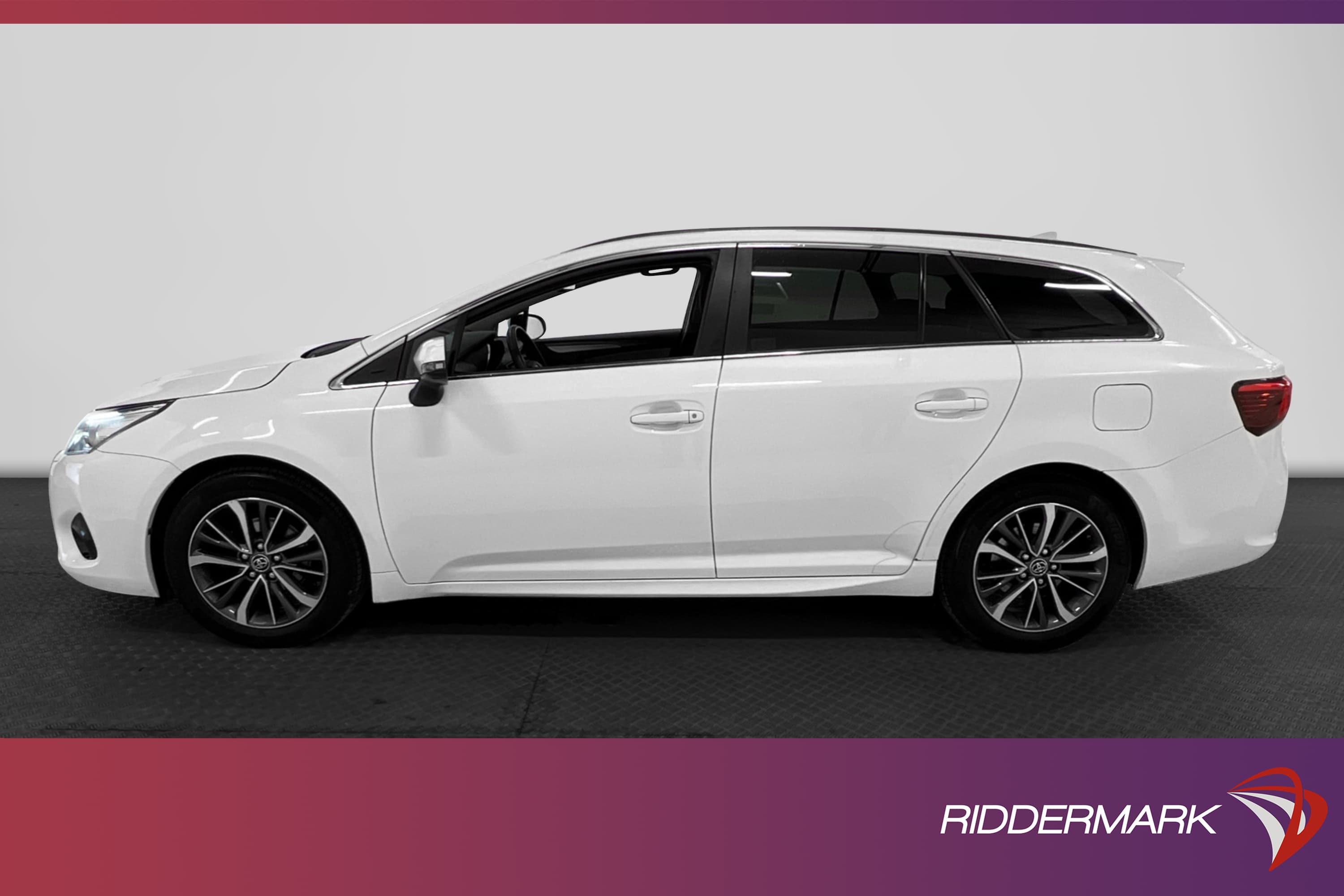 Toyota Avensis 1.8 147hk Panorama