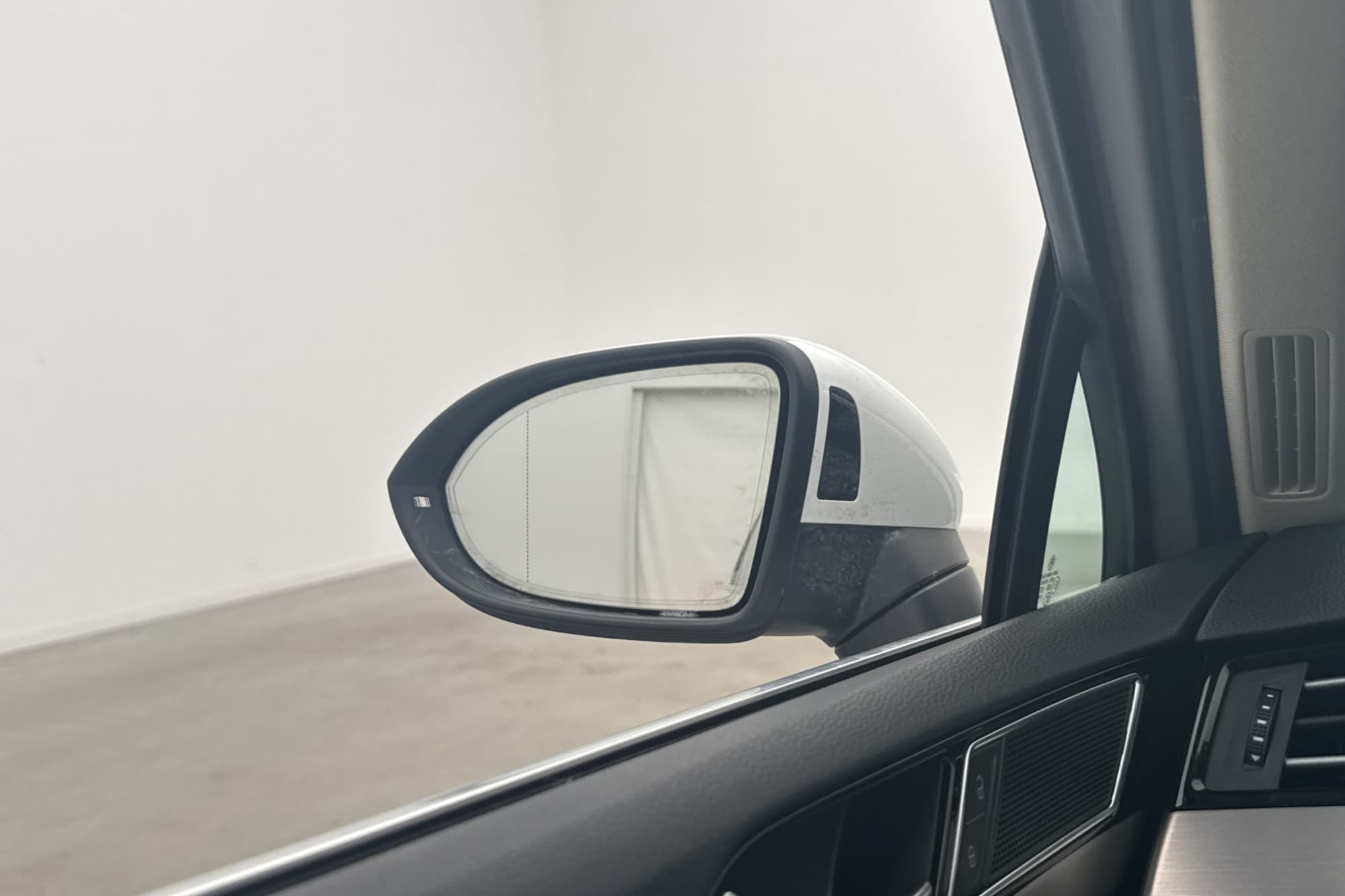 Volkswagen Passat 2.0 TDI 4M 190hk R Line Kamera D-Värm Drag