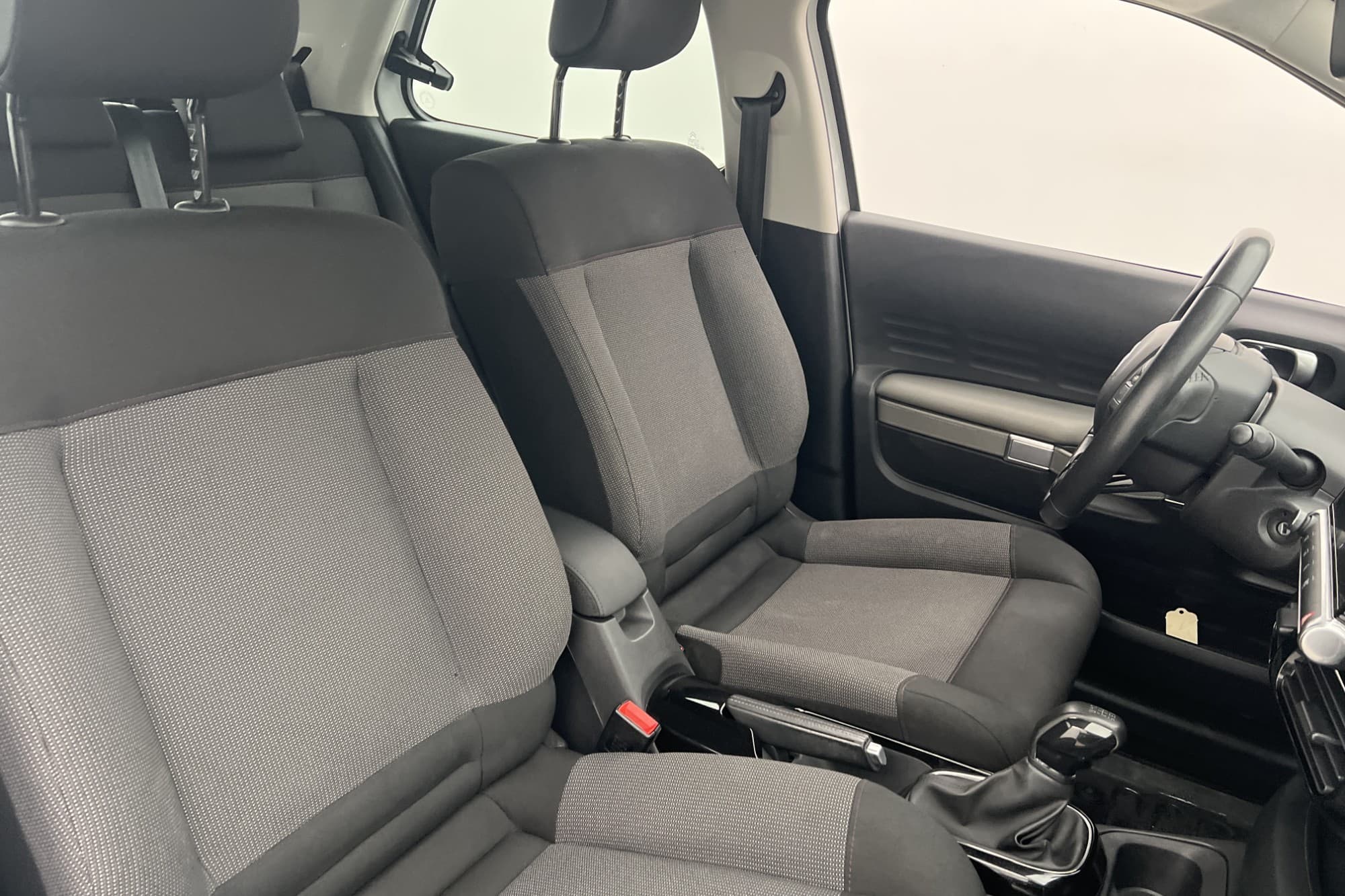 Citroën C4 Cactus PureTech 110hk Feel Sensorer Farthållare