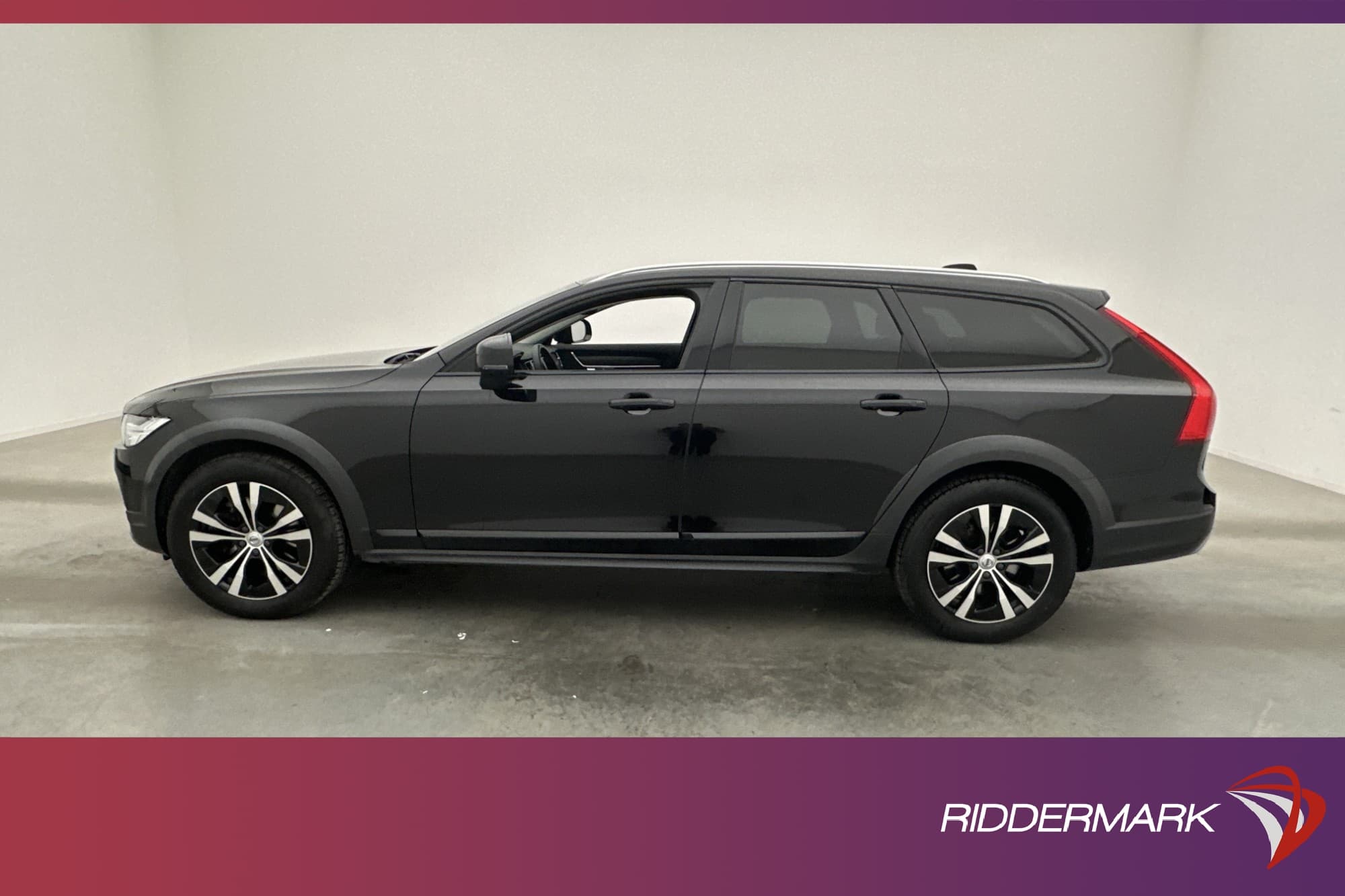 Volvo V90 Cross Country D4 190hk AWD Momentum VOC Värm Drag