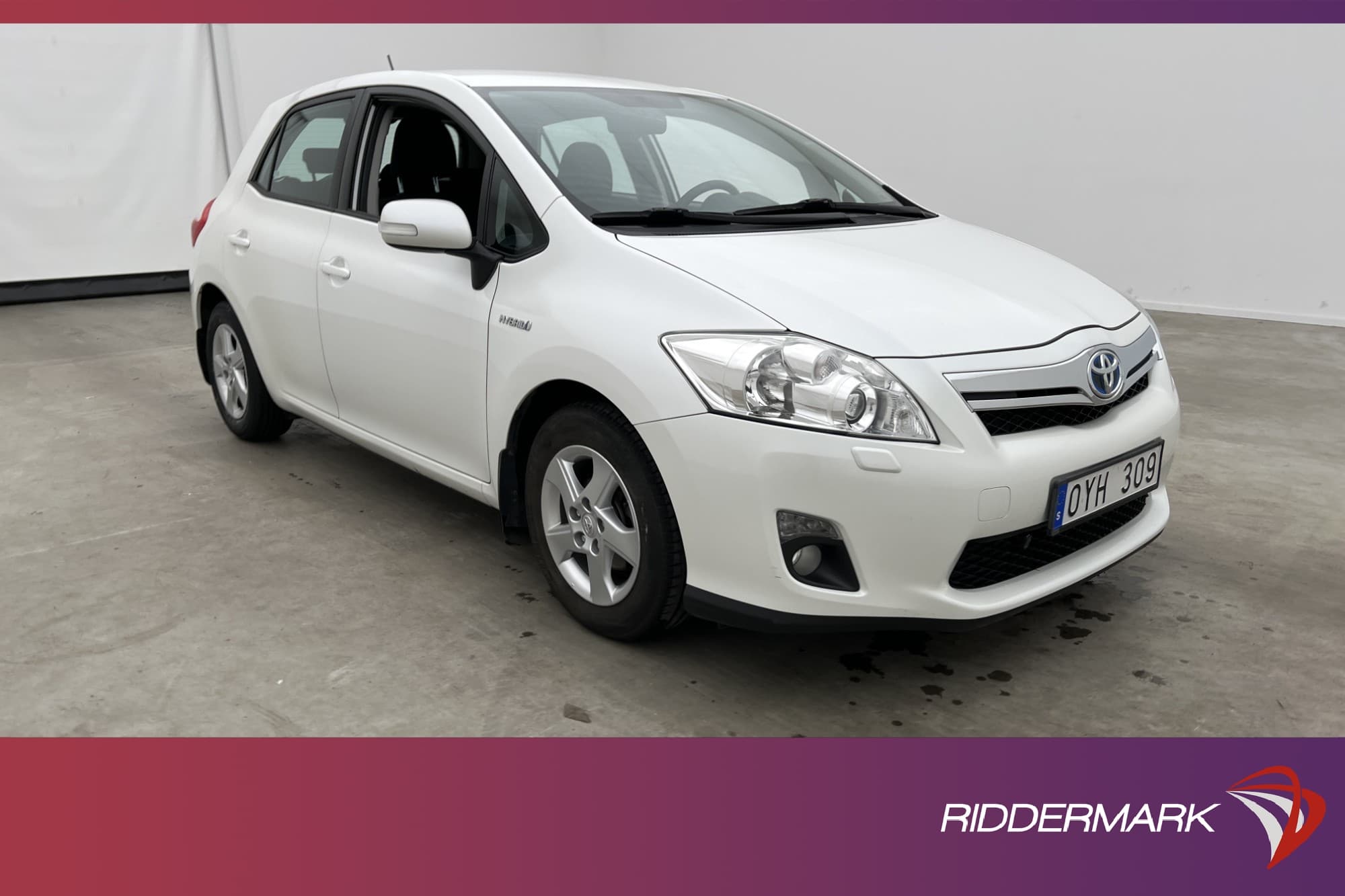 Toyota Auris Hybrid e-CVT 136hk