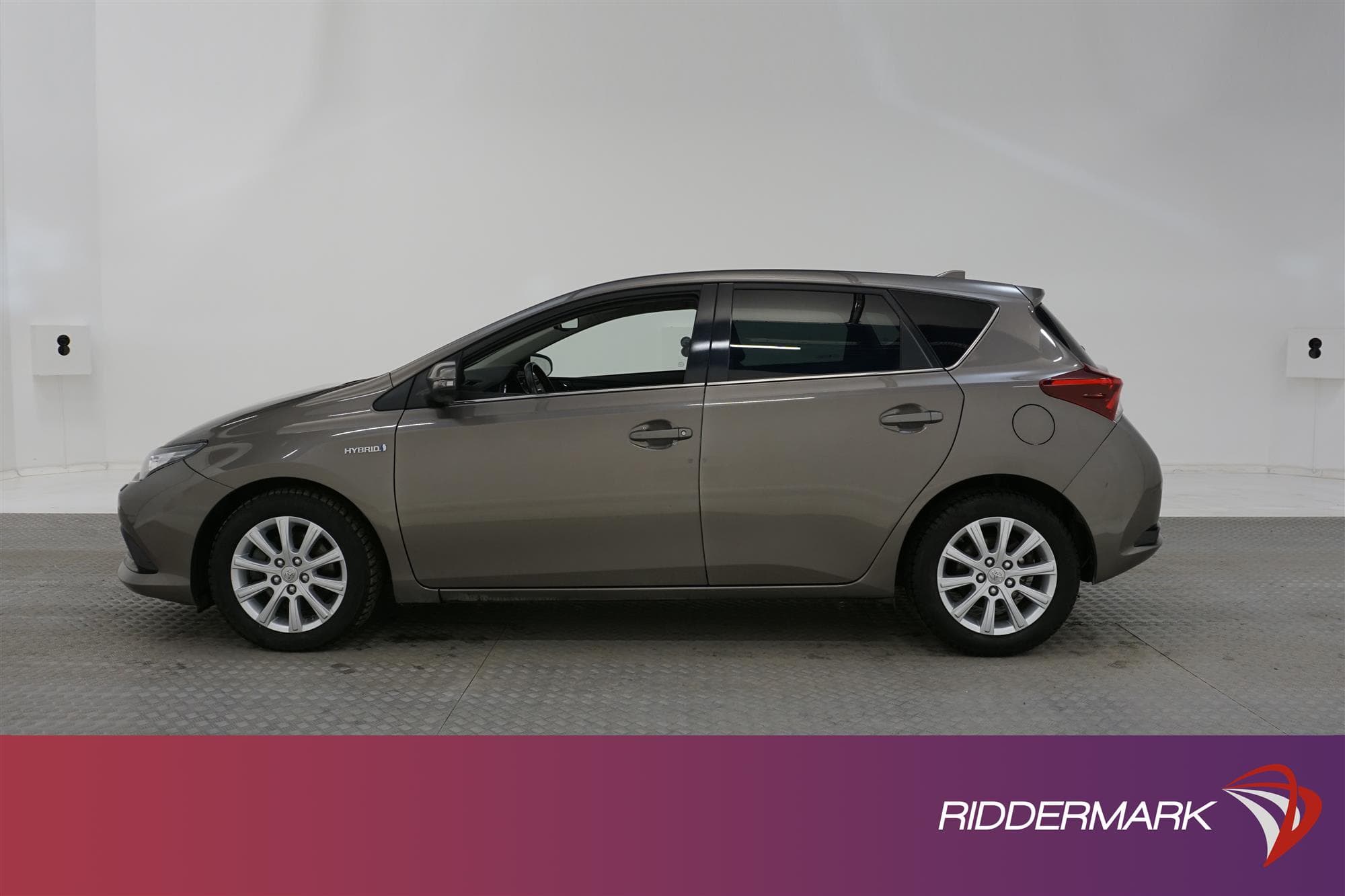 Toyota Auris Hybrid 136hk M&K-Värmare