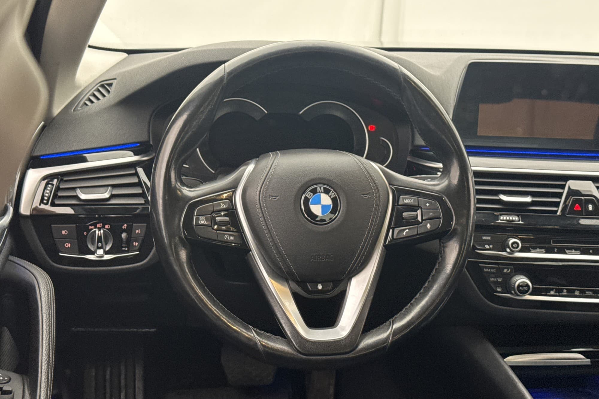BMW 530 e Sedan 252hk Sport line Kamera Navi Ambient