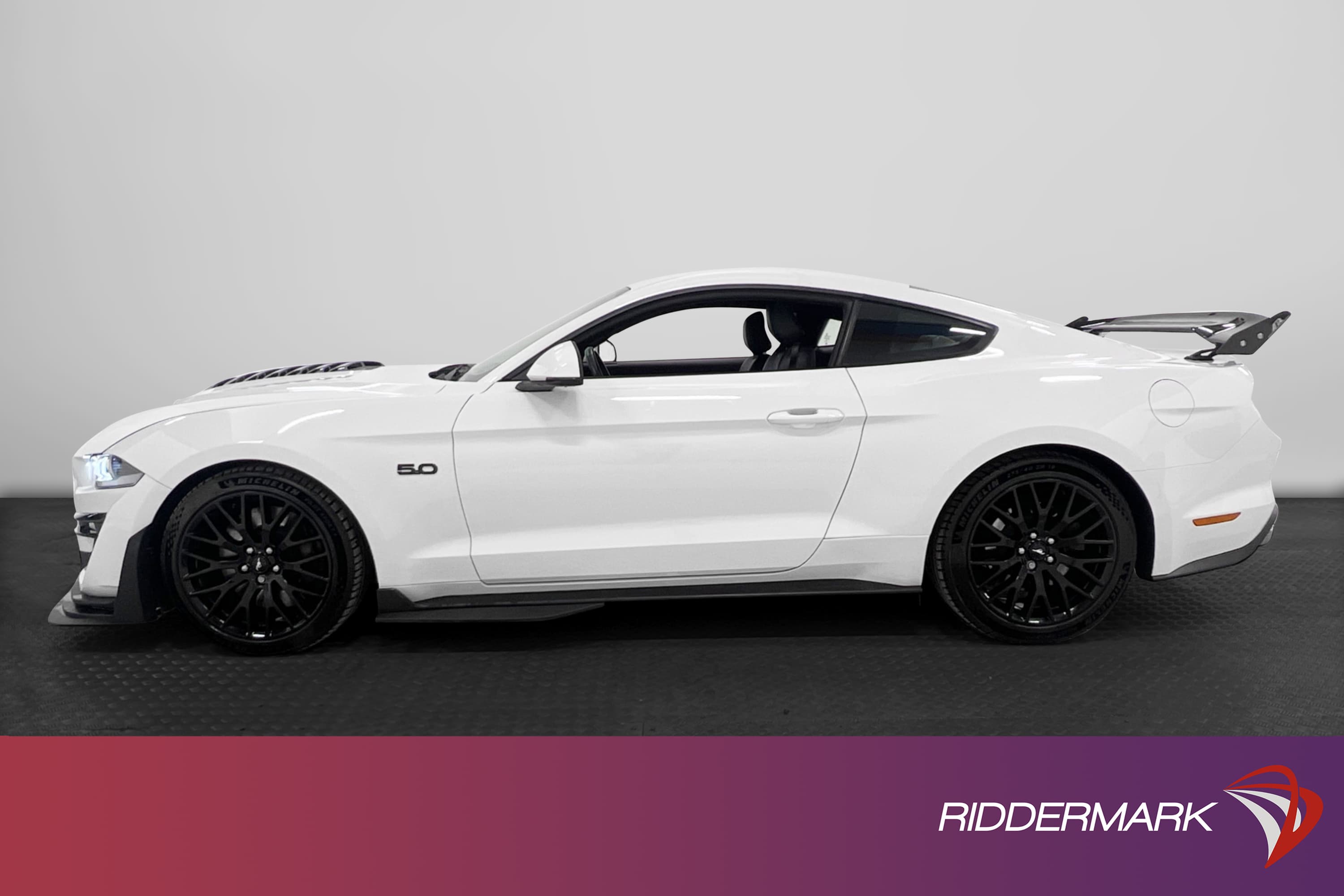 Ford Mustang GT 450hk