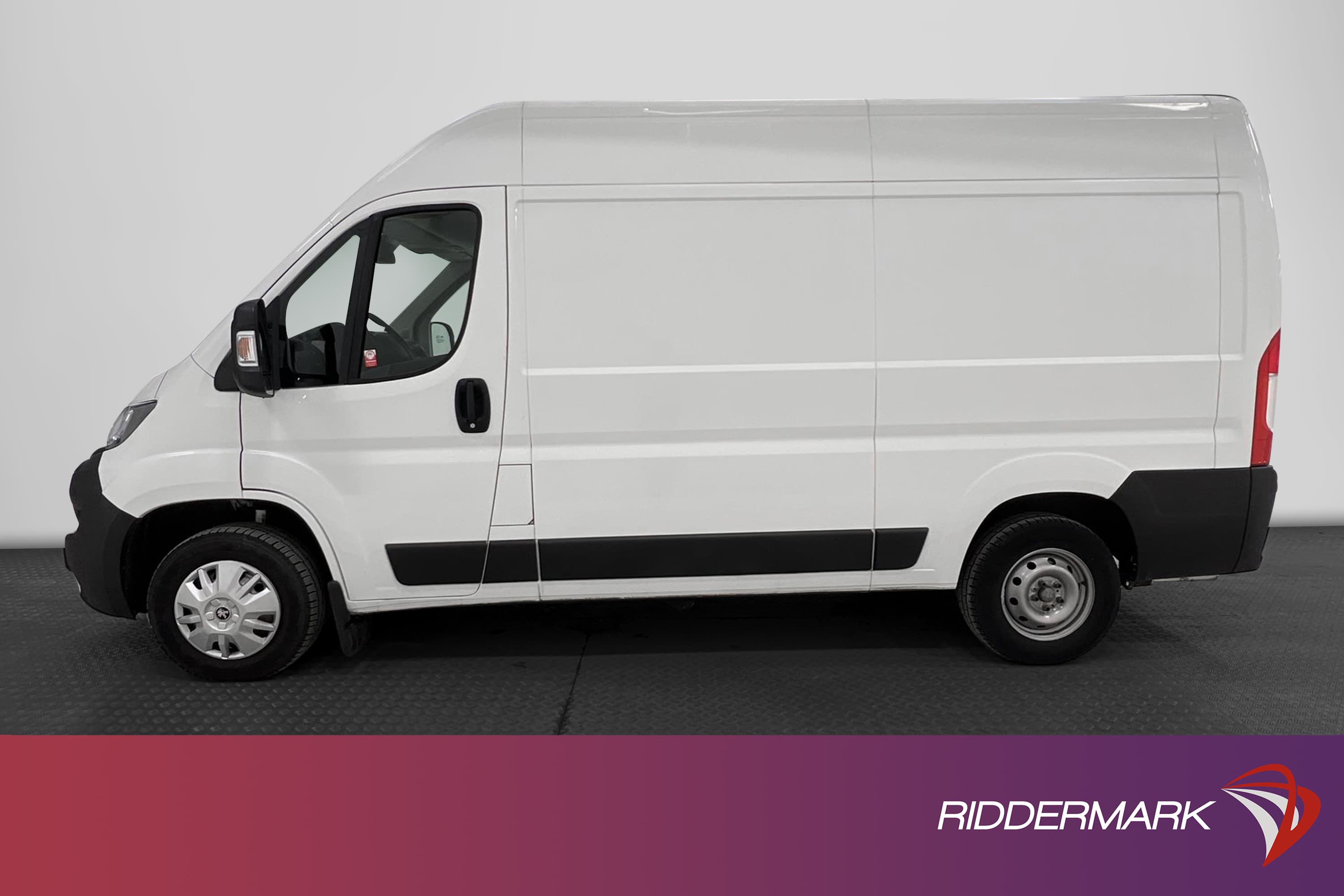 Peugeot Boxer 2.0 131hk L2H2 Värmare Drag V-inredd Moms