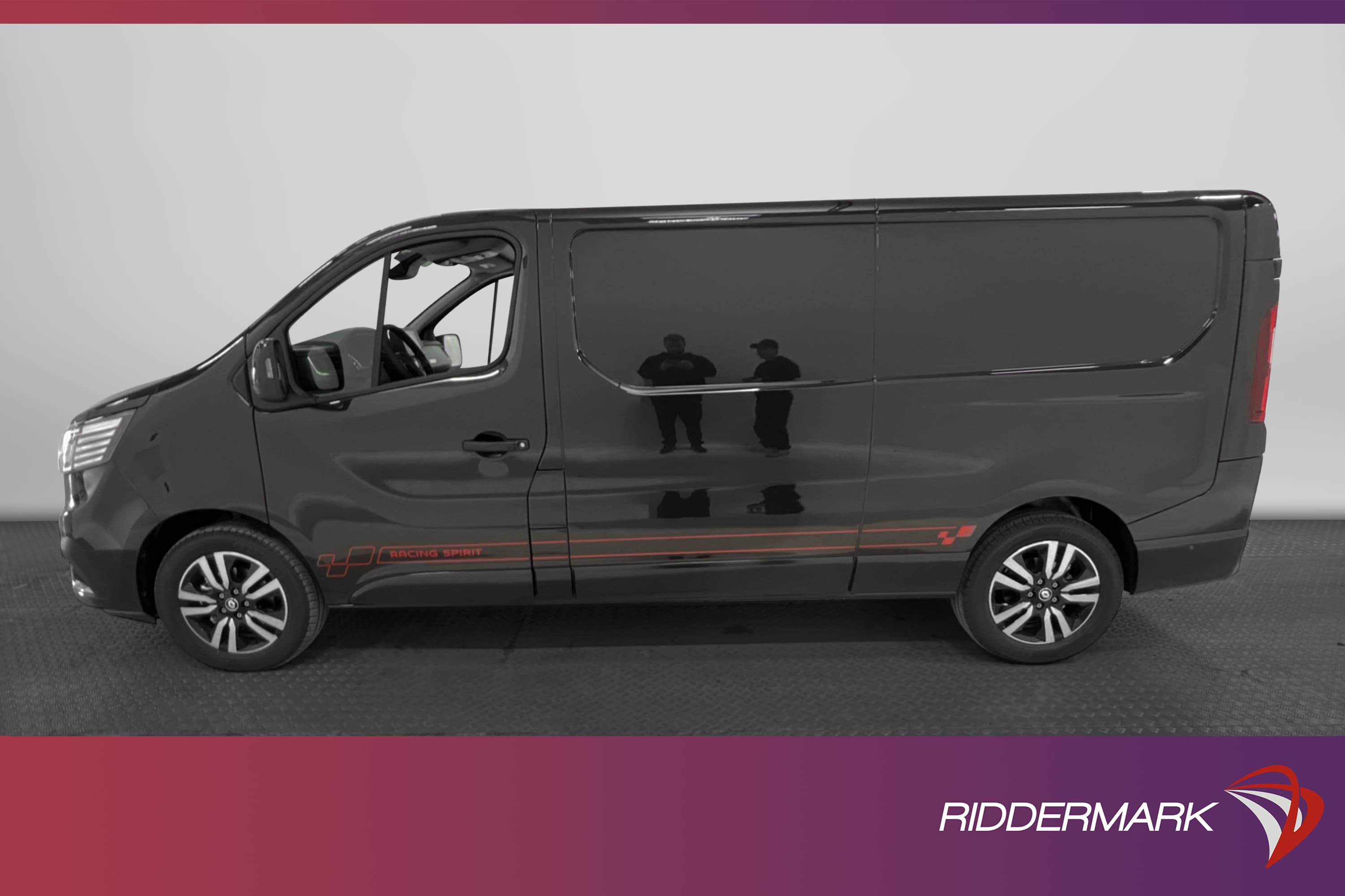 Renault Trafic Racing Spirit L2 170hk Dragkrok NY-BIL Moms 