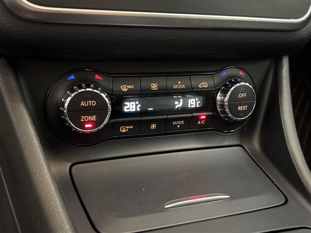 Mercedes-Benz CLA 250 211hk  AMG Pano Navi Drag Skinn