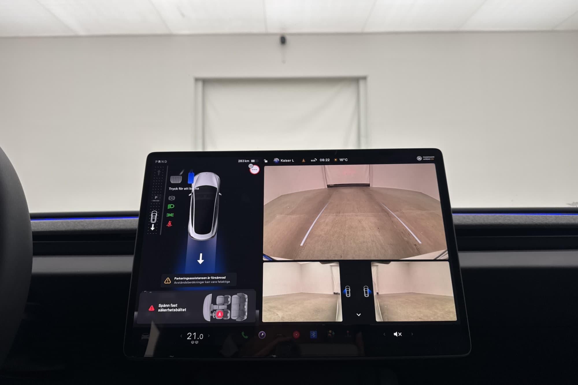 Tesla Model 3 Long Range AWD Svensksåld Autopilot MOMS