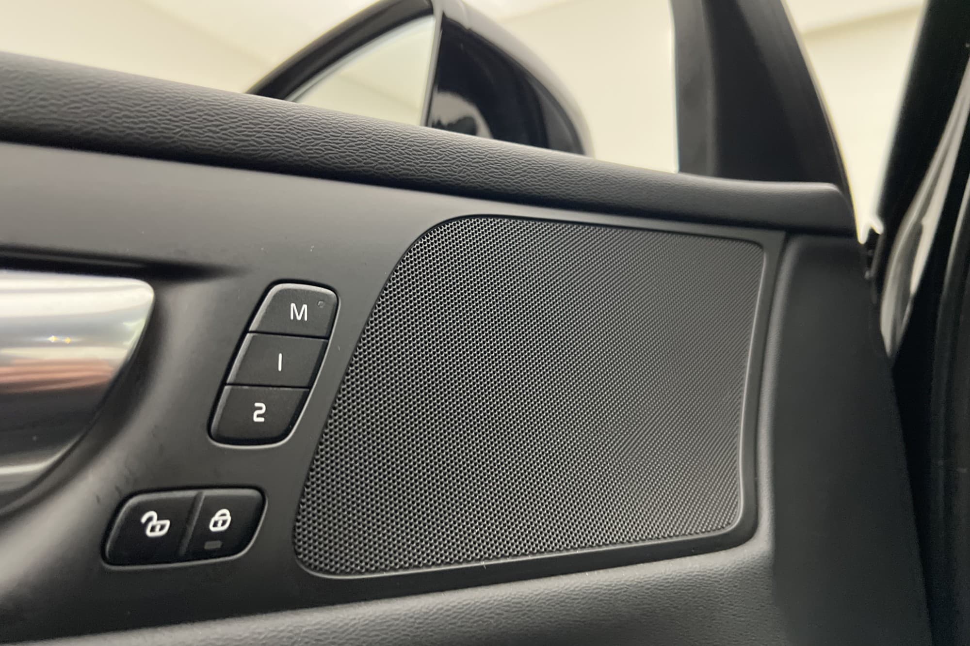 Volvo V60 Recharge T6 AWD R-Design Värmare HUD Skinn Drag