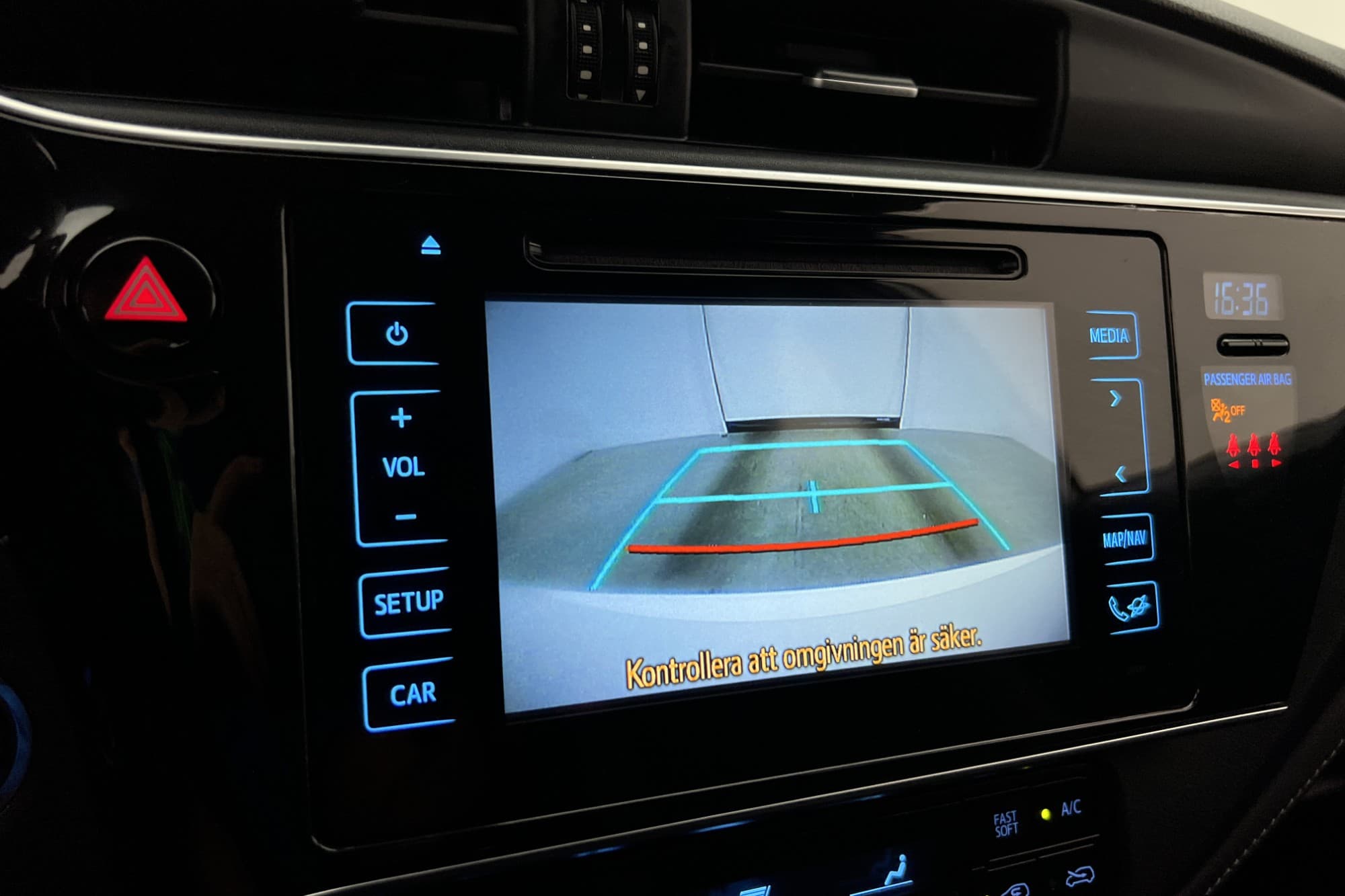 Toyota Auris Hybrid 136hk Active M&K-Värmare Kamera Navi