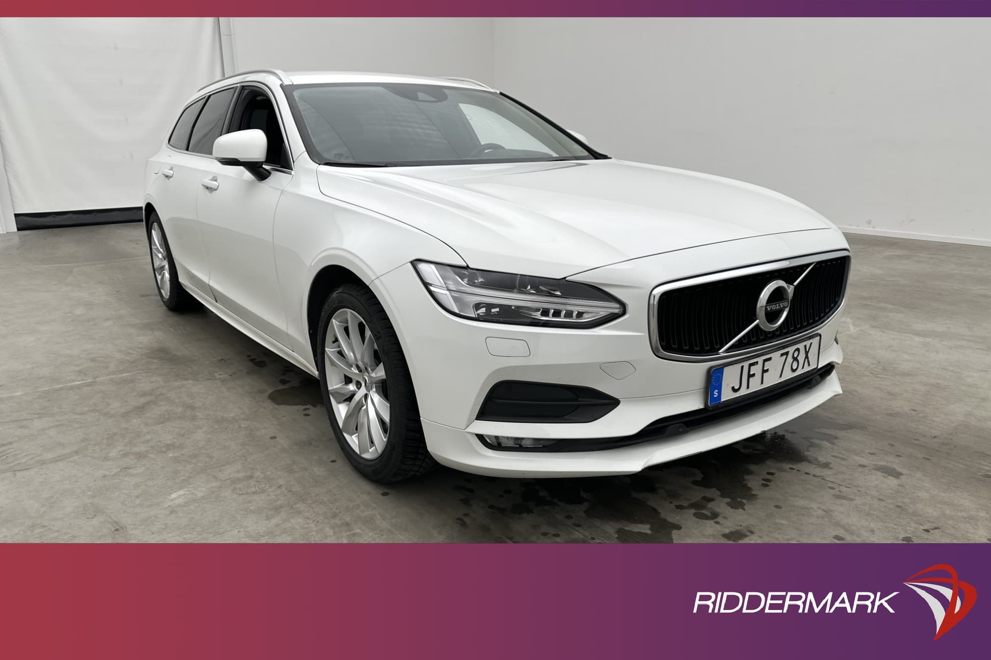 Volvo V90 T4