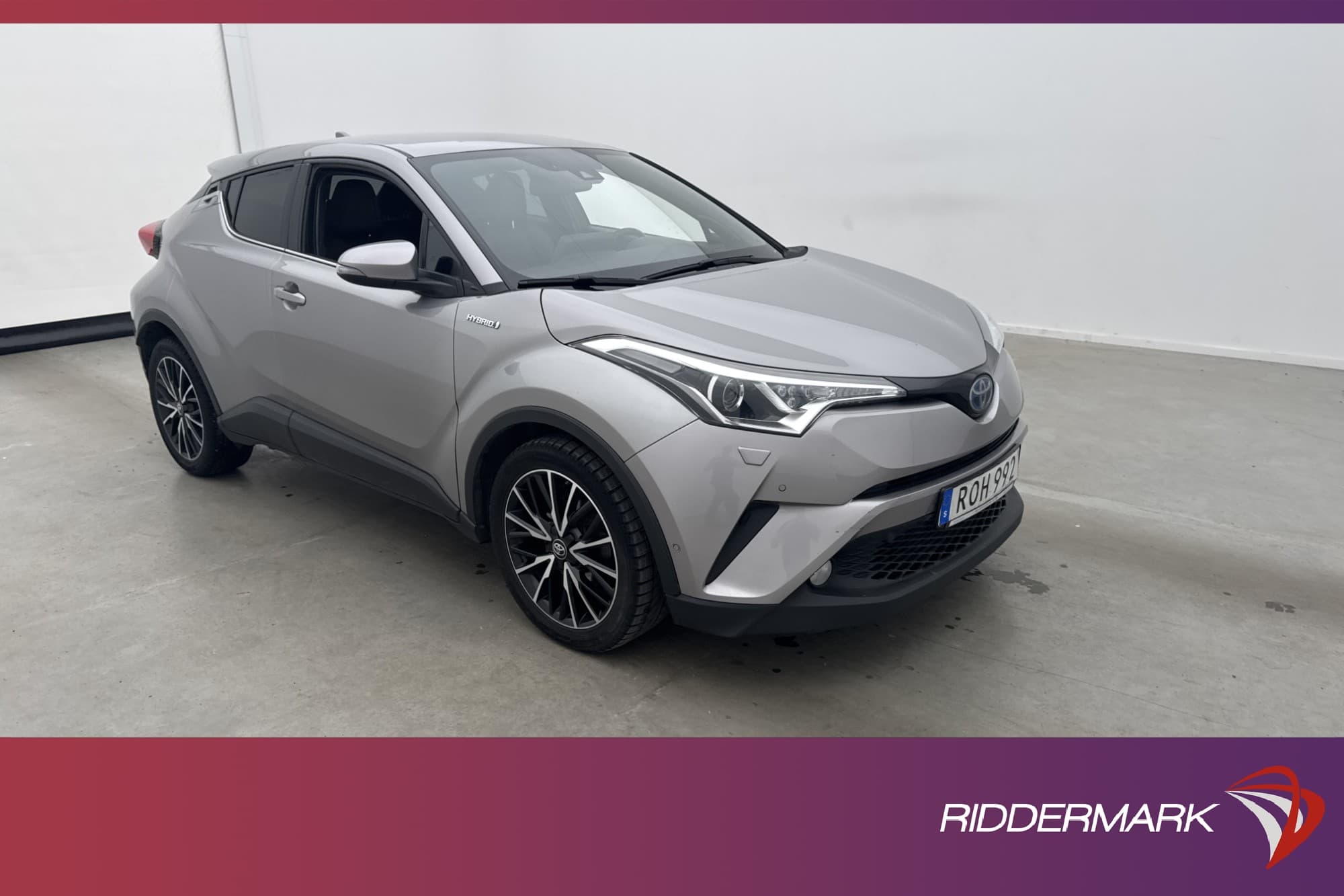 Toyota C-HR Hybrid 122hk