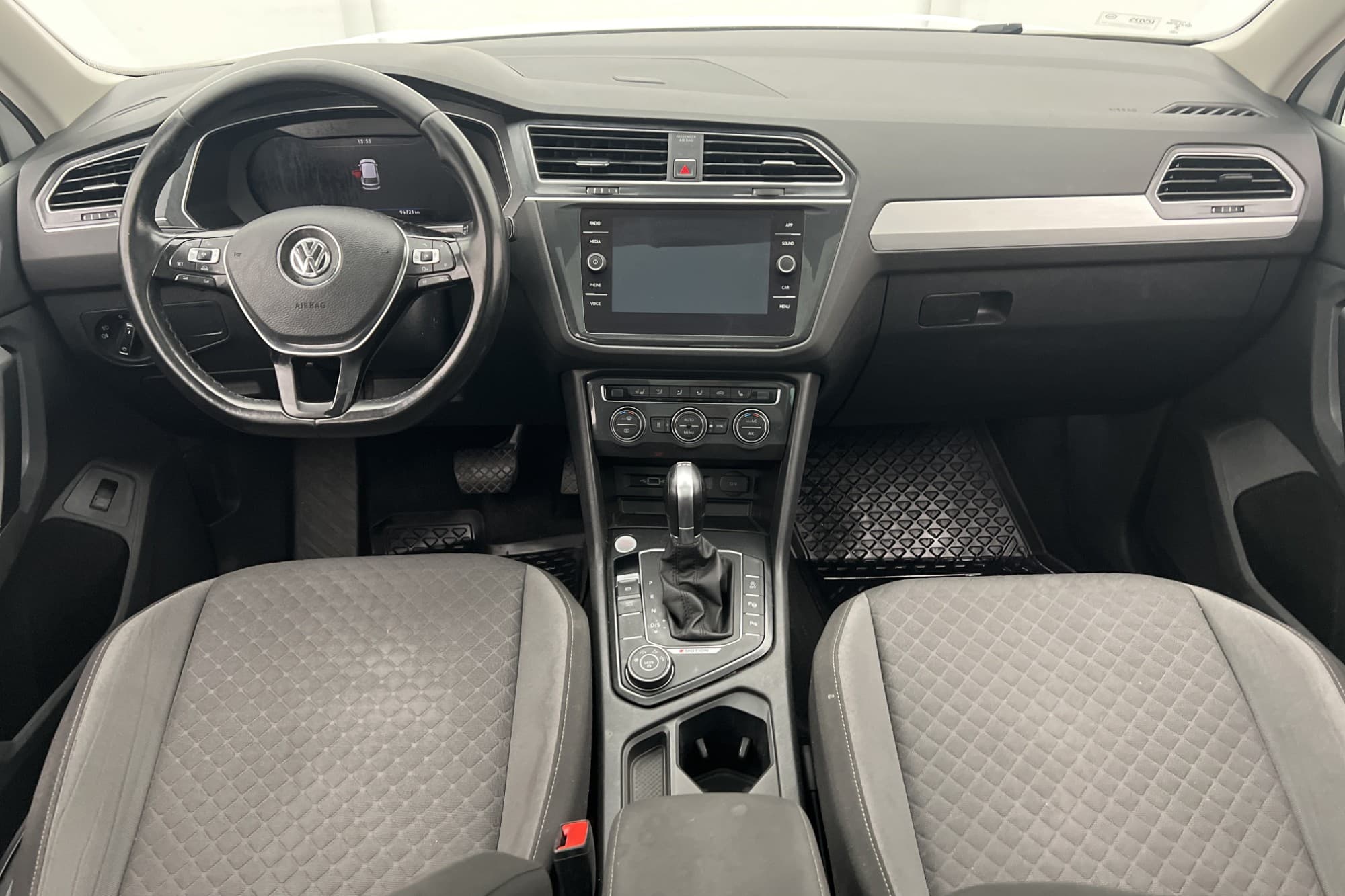 Volkswagen Tiguan TSI 4M 150hk R-Line Pano Cockpit Värm Drag