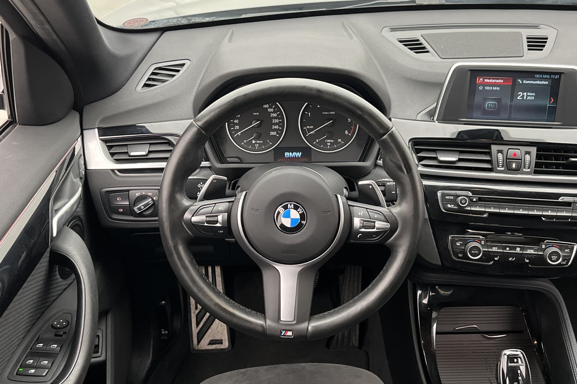 BMW X1 xDrive20d M Sport Hifi Sensorer Alcantara Dragkrok