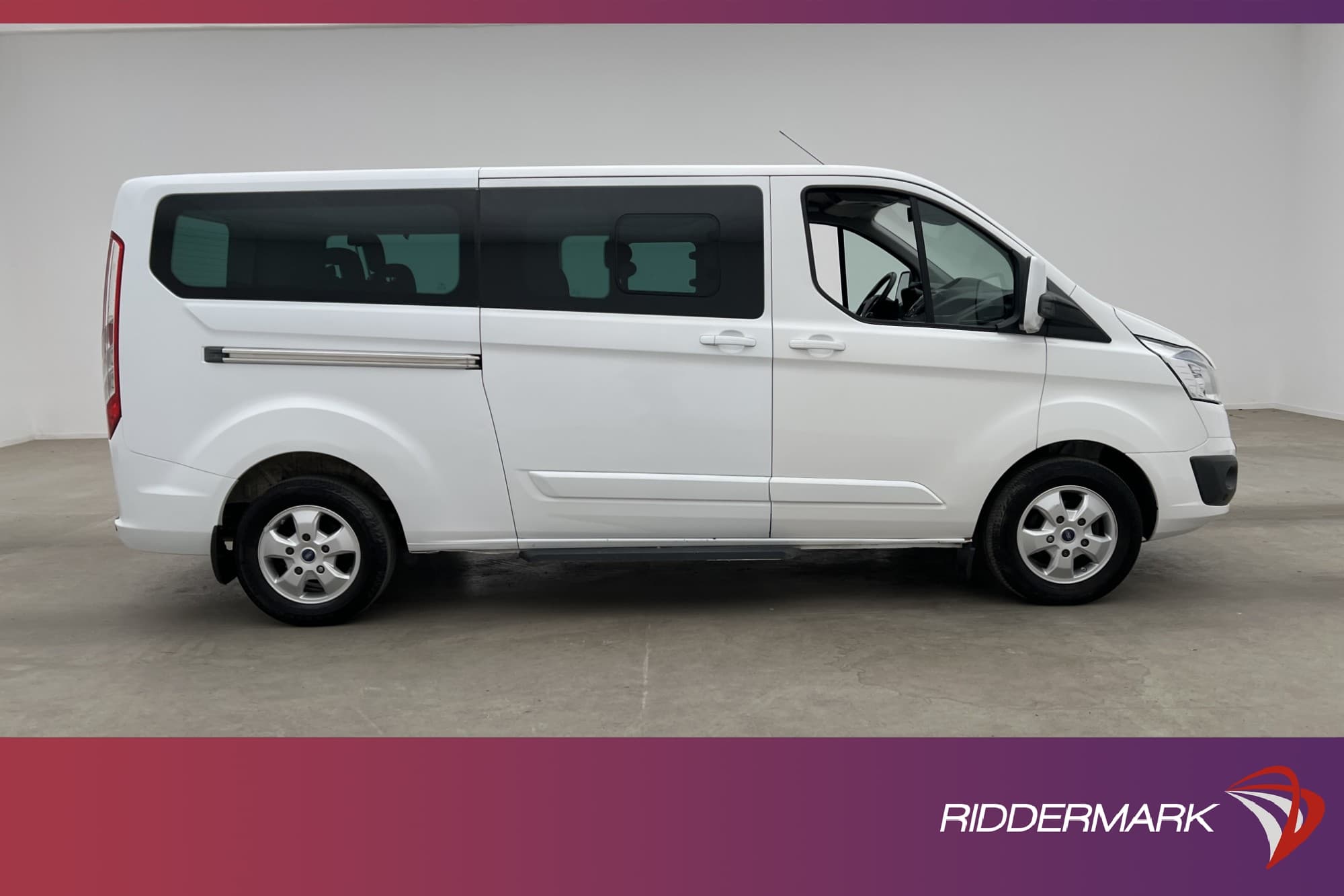 Ford Tourneo Custom Lång 2.2 Värmare Drag B-Kamera 9-Sits