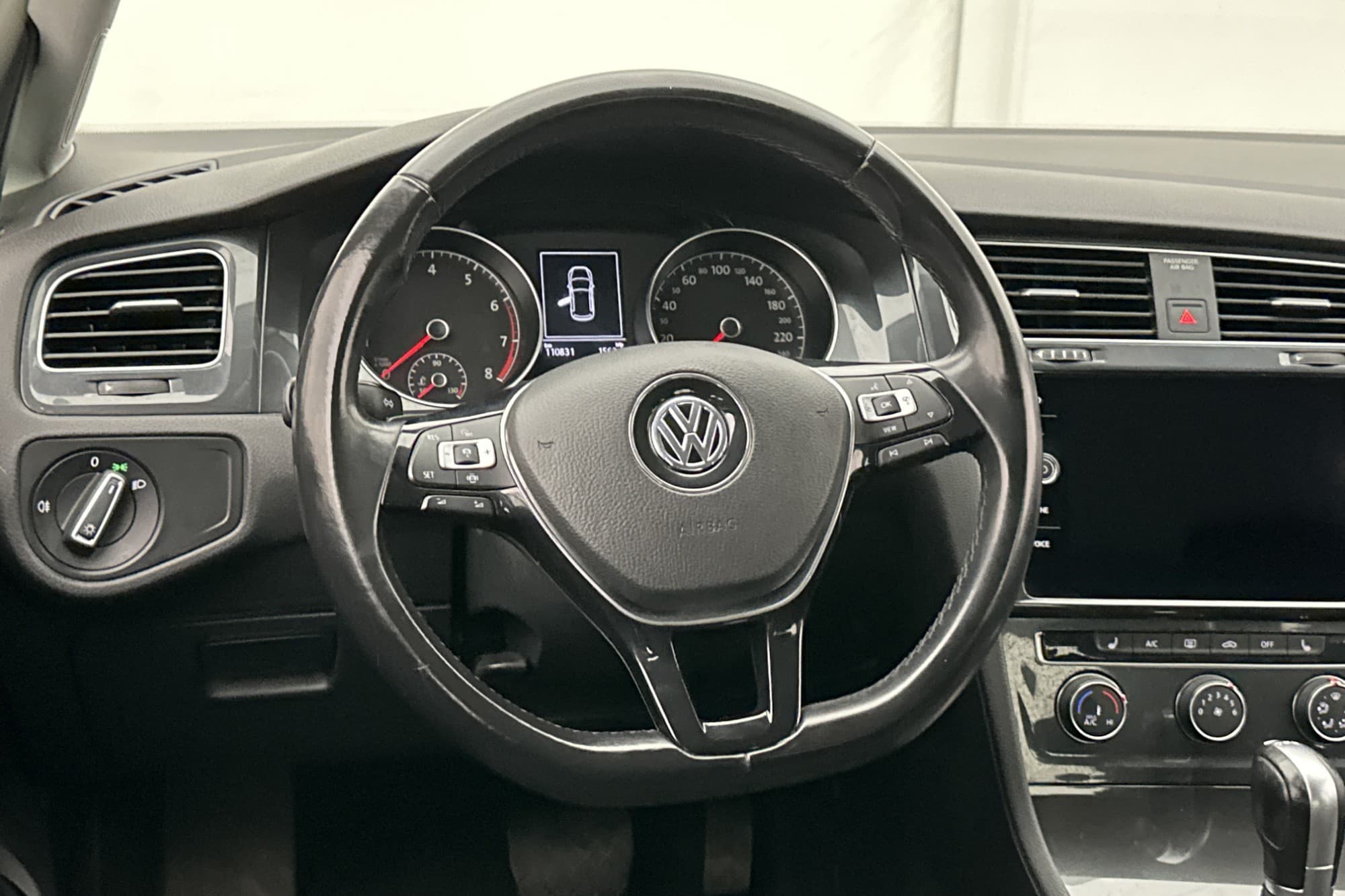 Volkswagen Golf TSI 115hk Apple-CarPlay Adaptiv-Farthållare