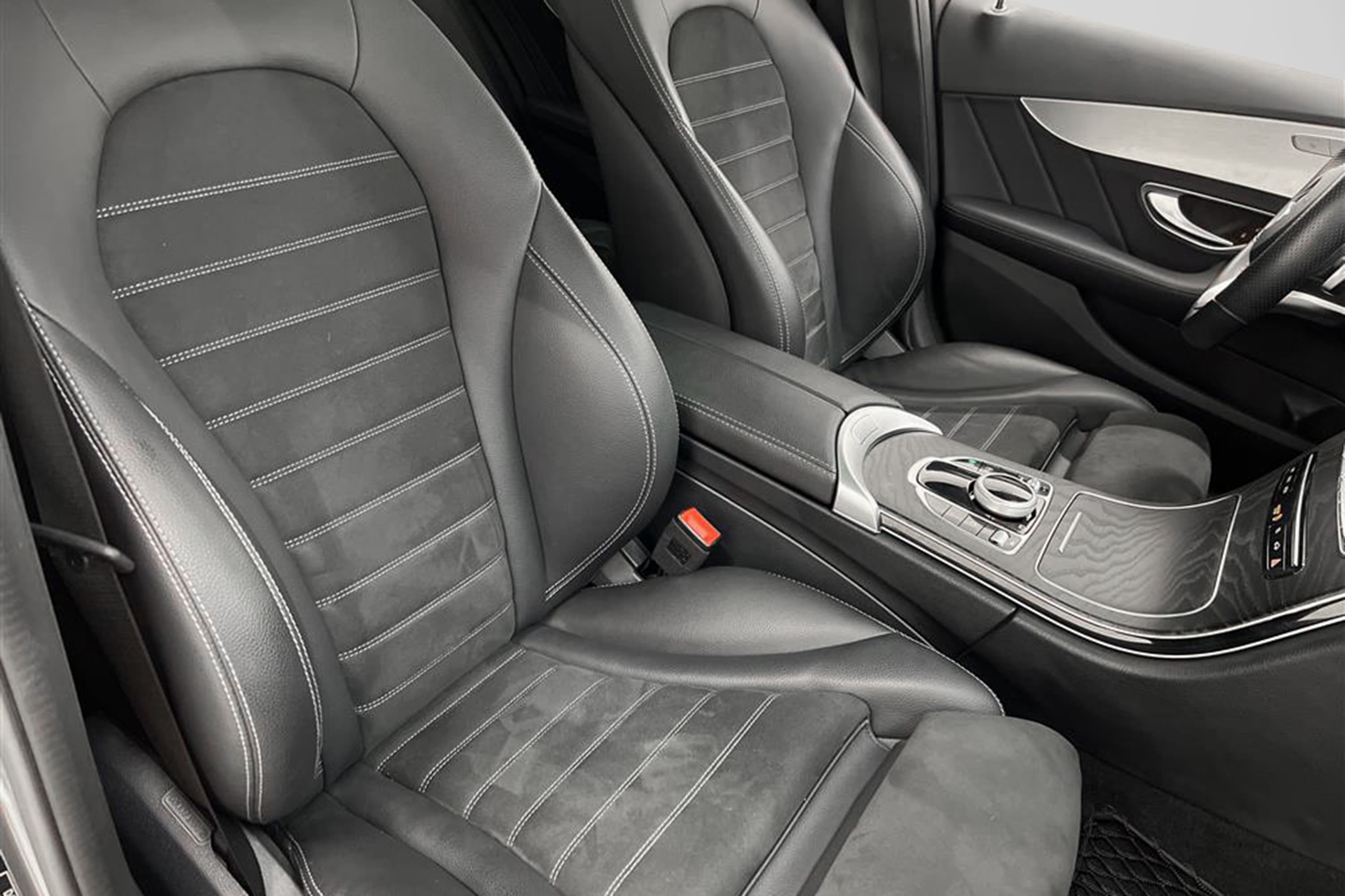 Mercedes-Benz C 220d 194hk AMG Pano Kamera Navi Draginteriör