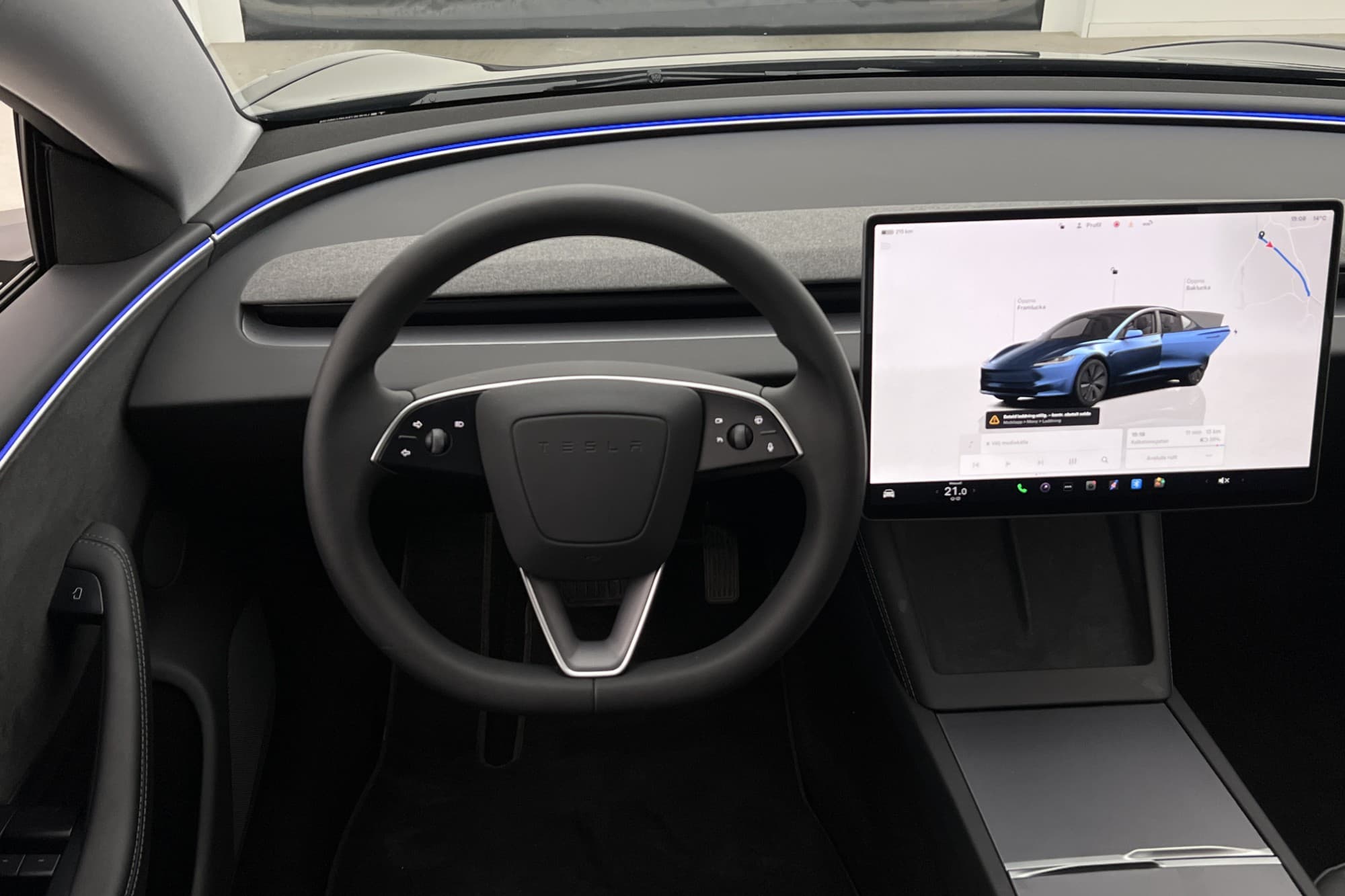 Tesla Model 3 Long Range AWD Svensksåld Autopilot MOMS