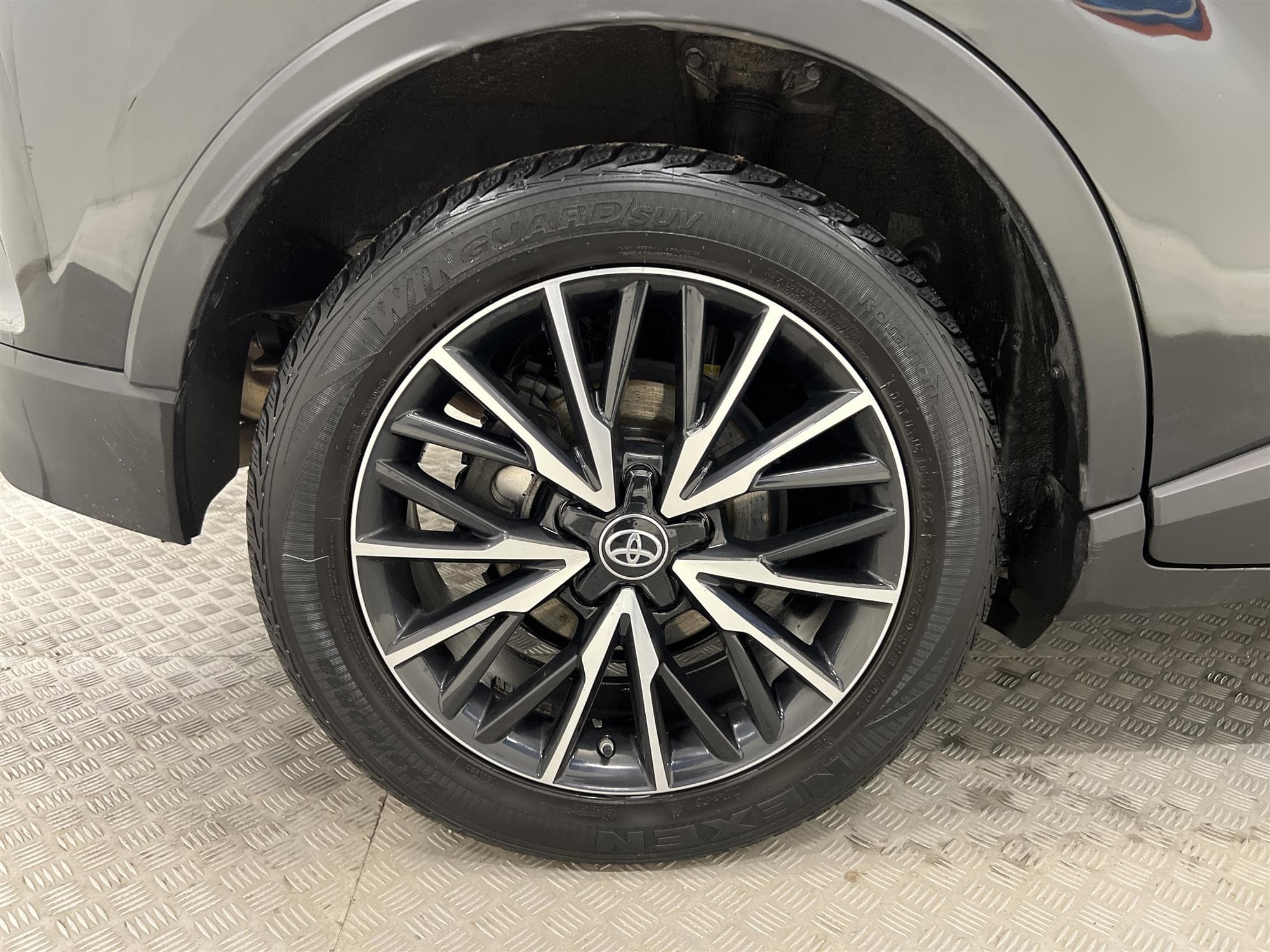 Toyota C-HR Hybrid 122hk JBL B-Kamera Svart Innertak Keyless