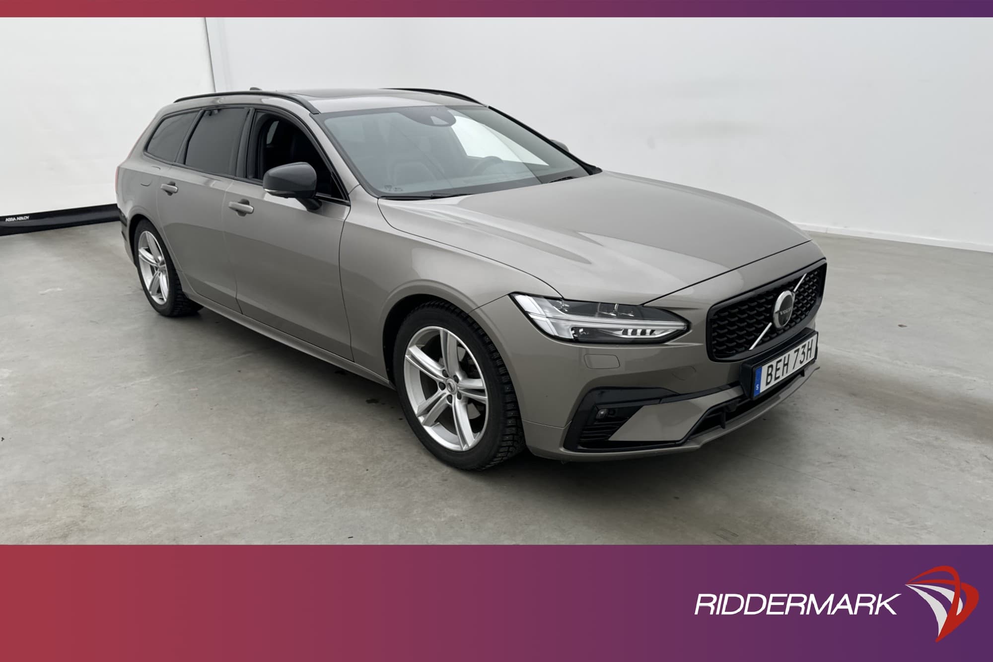 Volvo V90 B4 197hk R-Design Pano H/K VOC 360º P-Värmare Navi