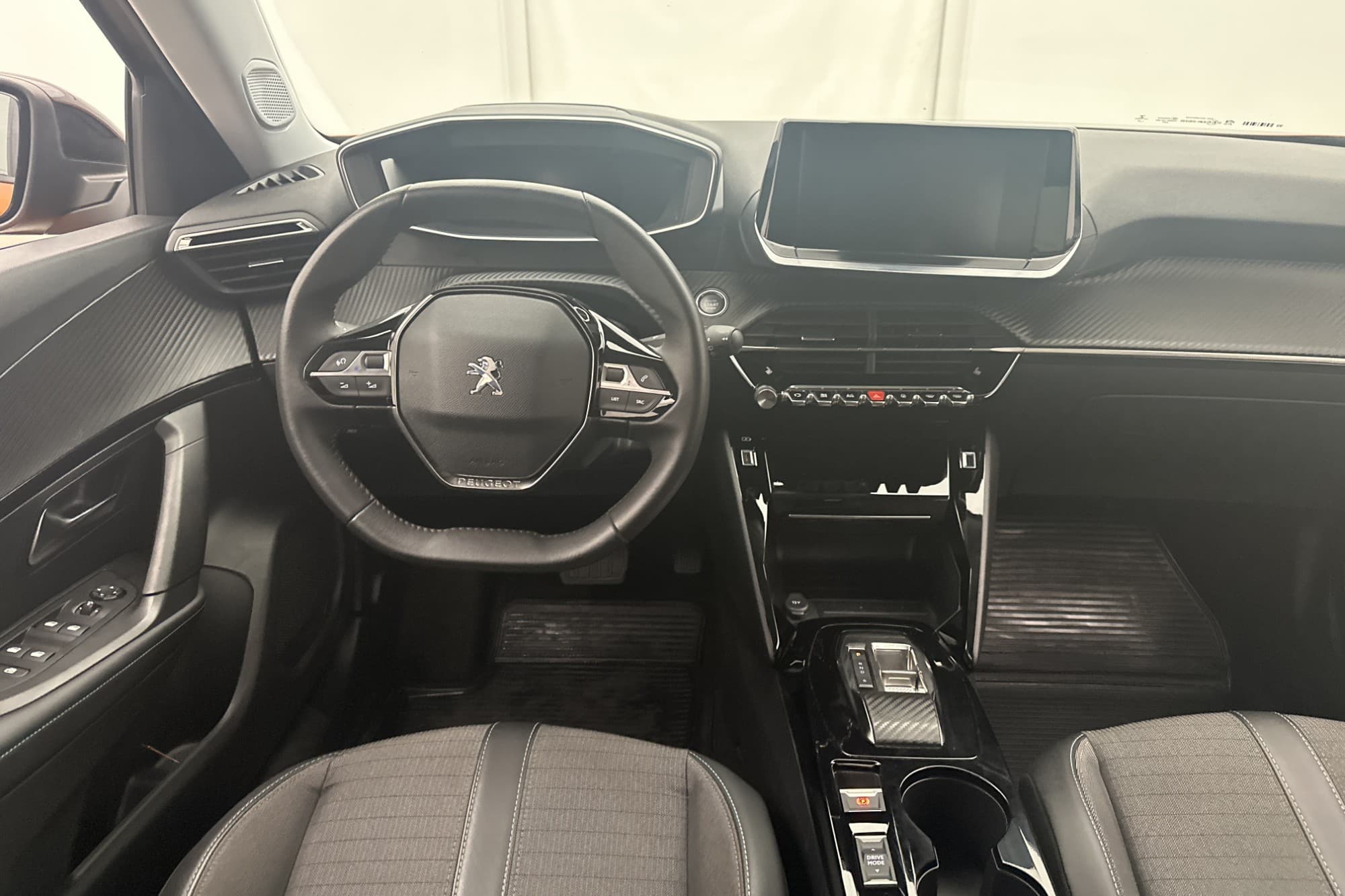Peugeot e-2008 136hk Allure Kamera Halvskinn CarPlay