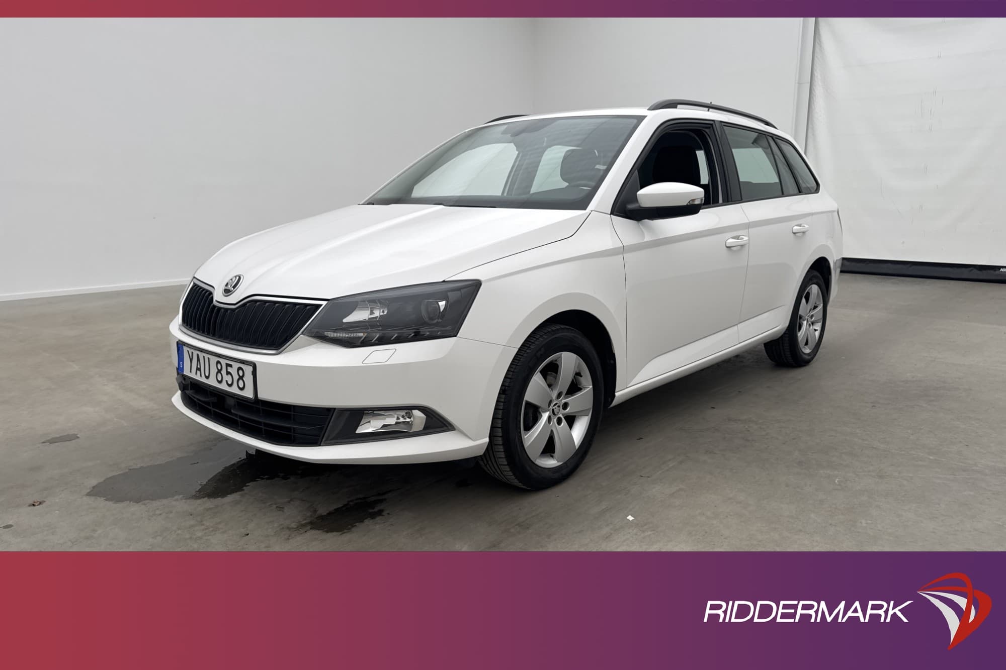 Skoda Fabia Kombi TSI 90hk Style M/K-Värmare Drag CarPlay