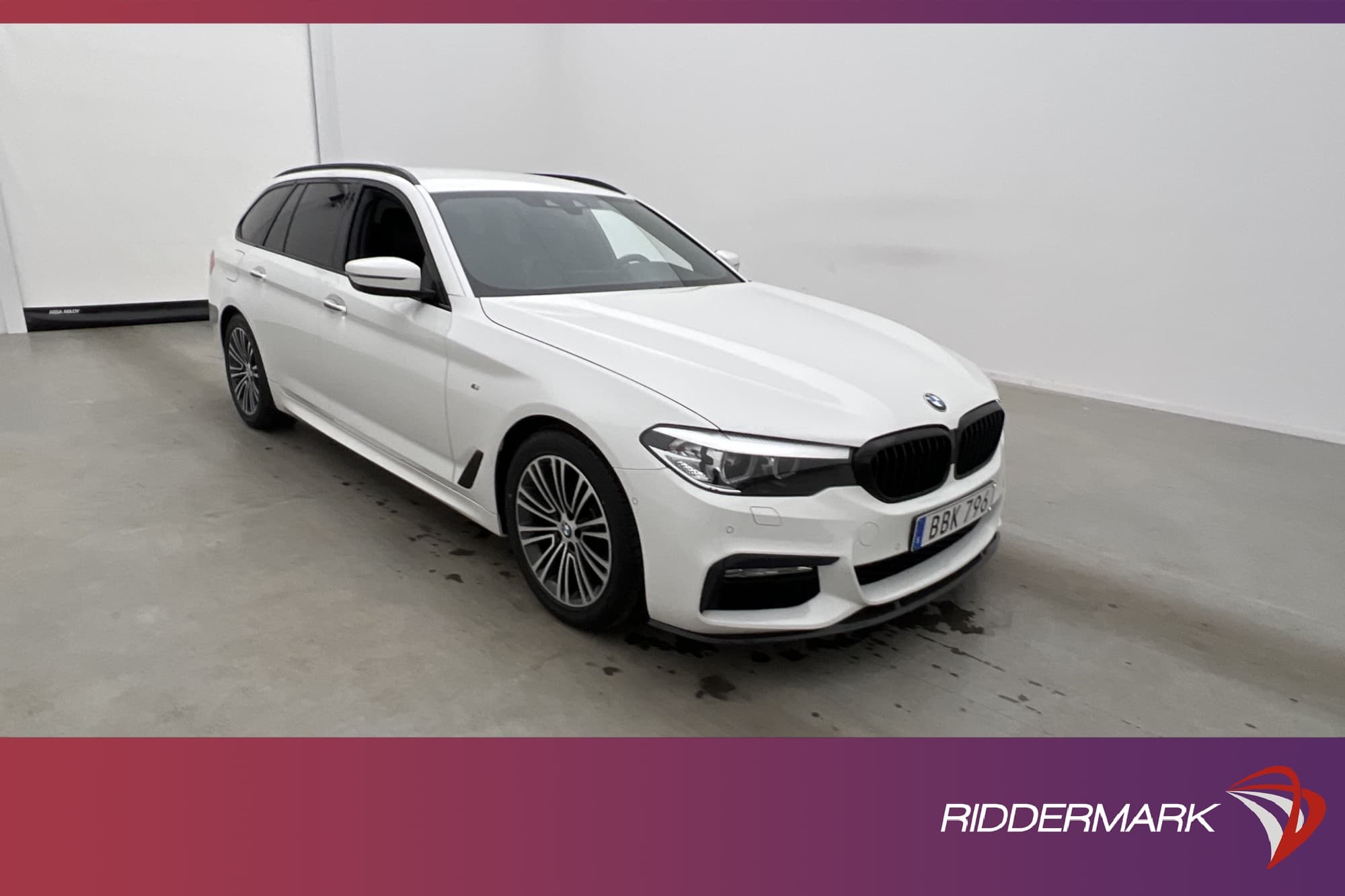 BMW 520 xDrive Touring M Sport Cockpit HiFi Kamera Navi Drag