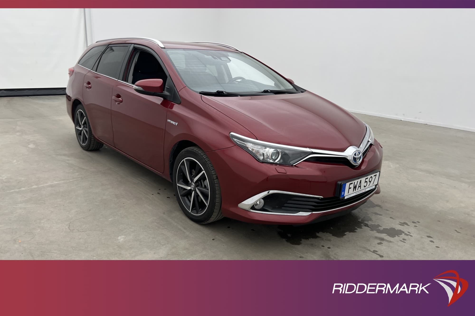 Toyota Auris Touring Sports Hybrid 136hk