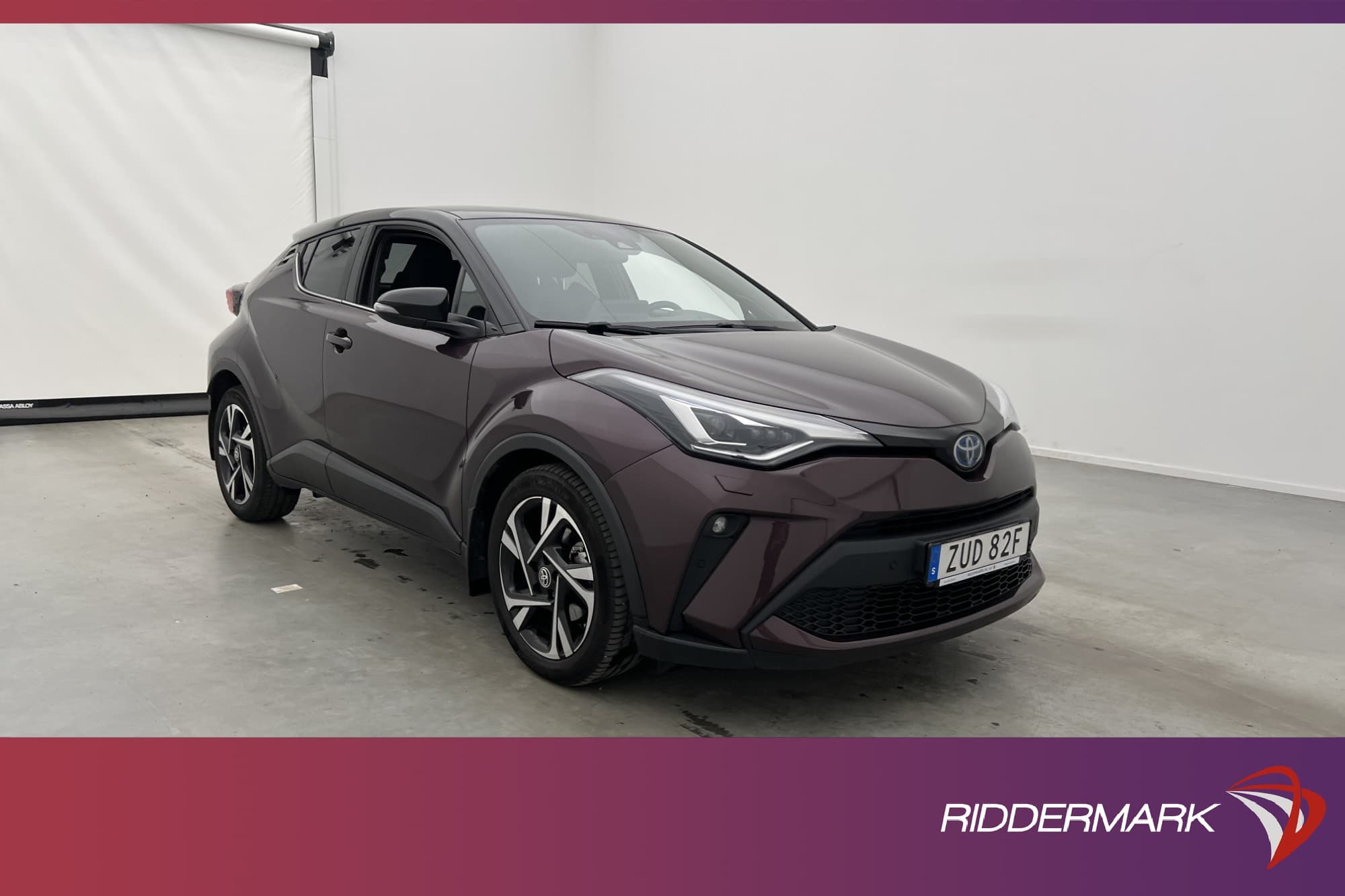 Toyota C-HR Hybrid 122hk