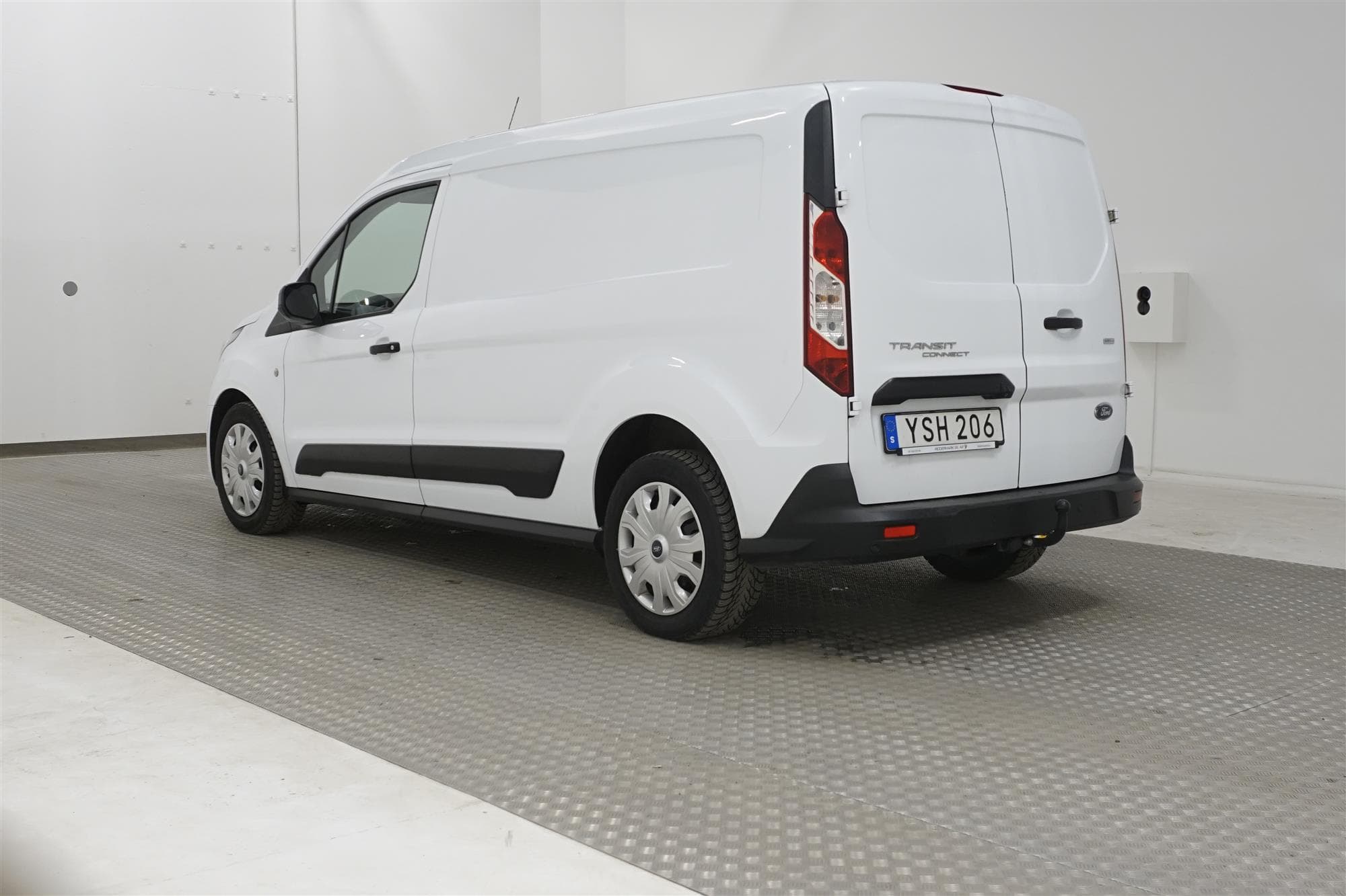 Ford Transit Connect 120hk LWB Drag Kamera Värmare Moms 