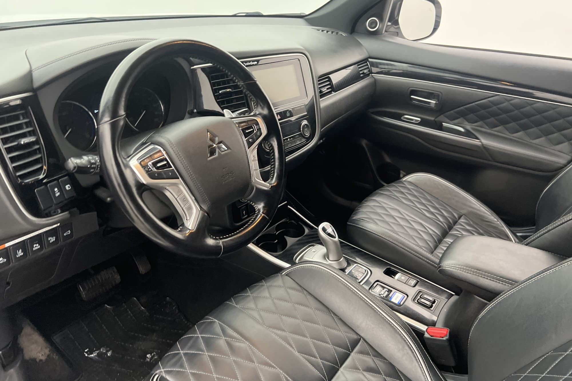 Mitsubishi Outlander PHEV AWD Business X 360° Skinn Drag