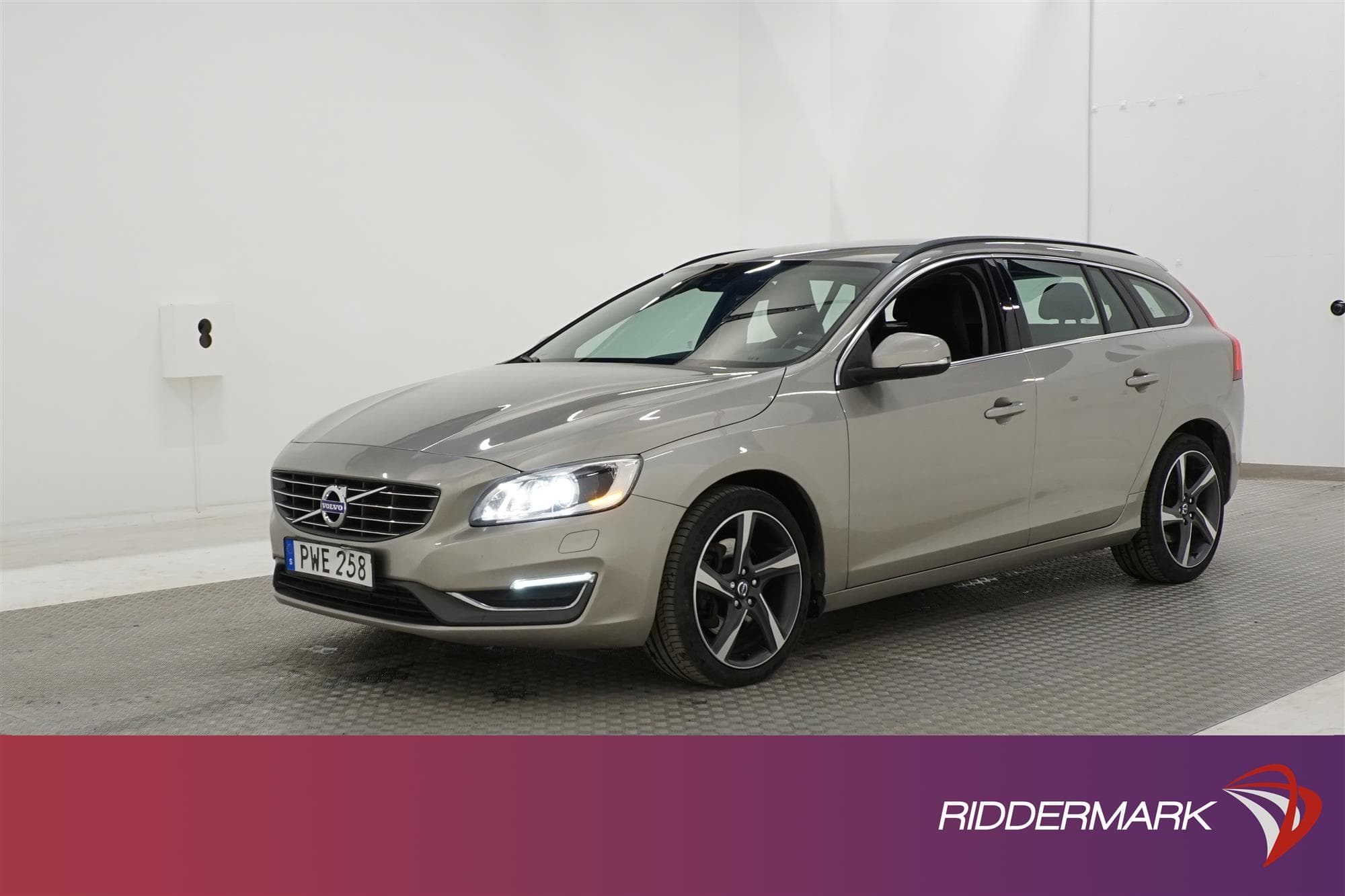 Volvo V60 D4 AWD 181hk 2 Brukare D-Värm Drag Navi 0,59L/mil