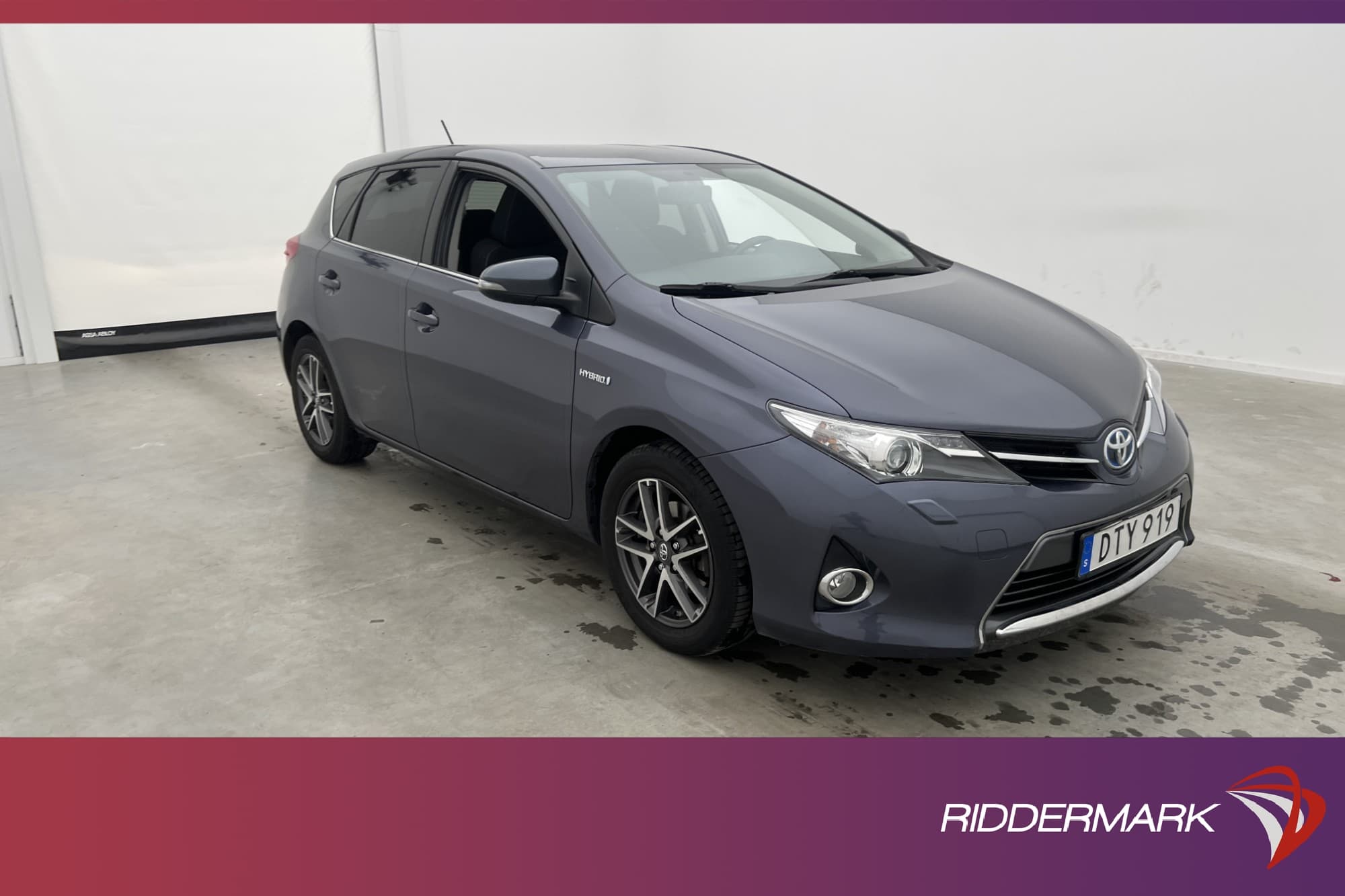 Toyota Auris Hybrid e-CVT 136hk