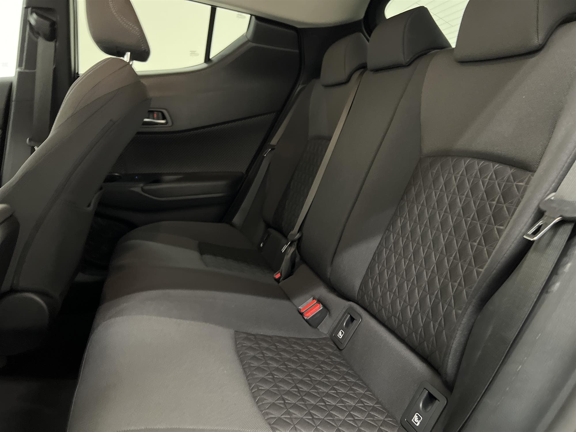 Toyota C-HR Hybrid CVT122hk  Drag JBL B-Kamera 0,38L/mil
