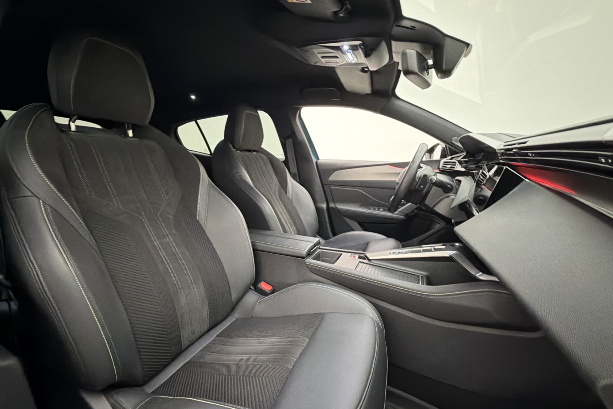 Peugeot 408 Plug-In Hybrid 225 GT Focal 360°Kamera Elstolar