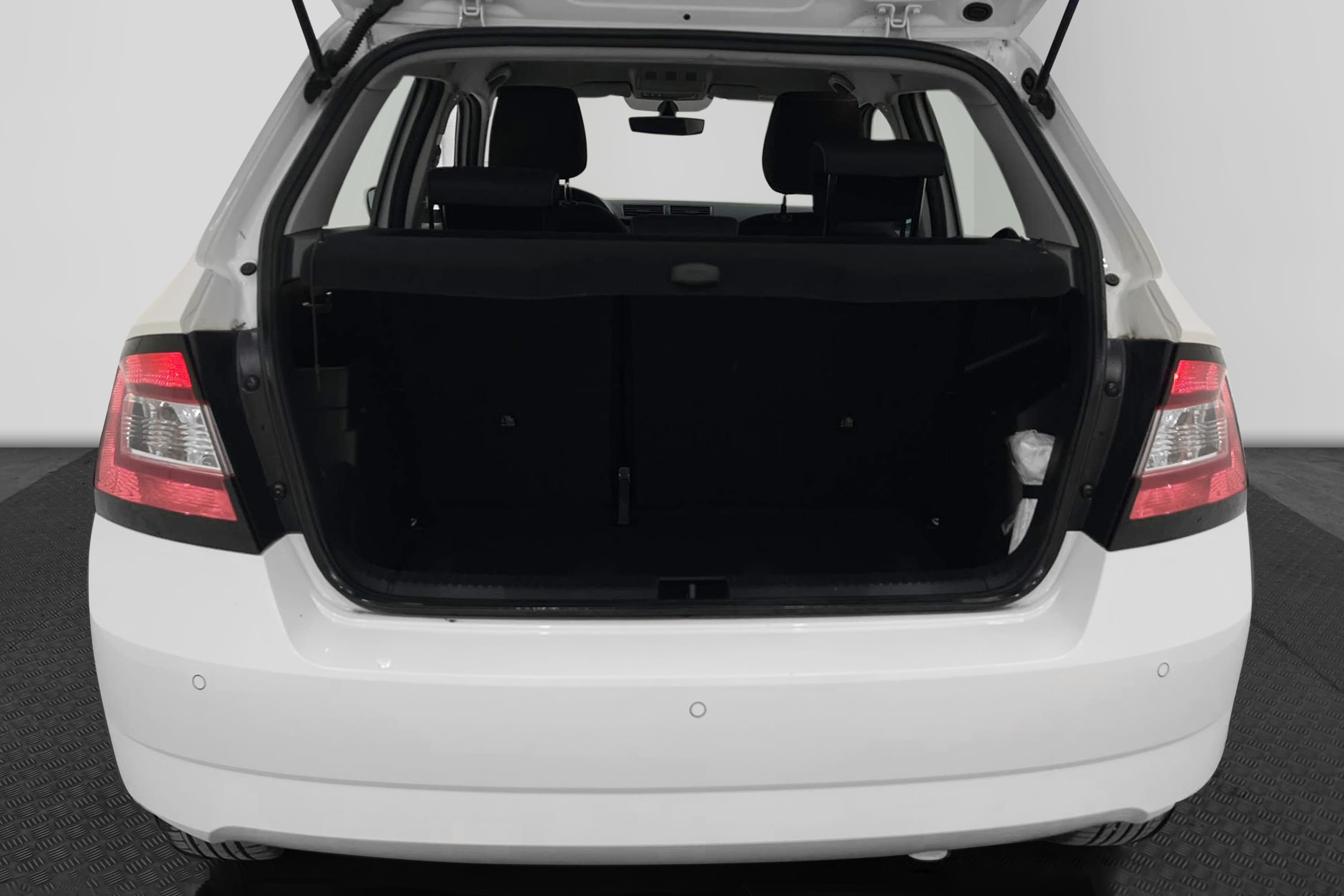 Skoda Fabia 1.2 TSI 90hk Låg Skatt P-Sensor  0,40L/mil