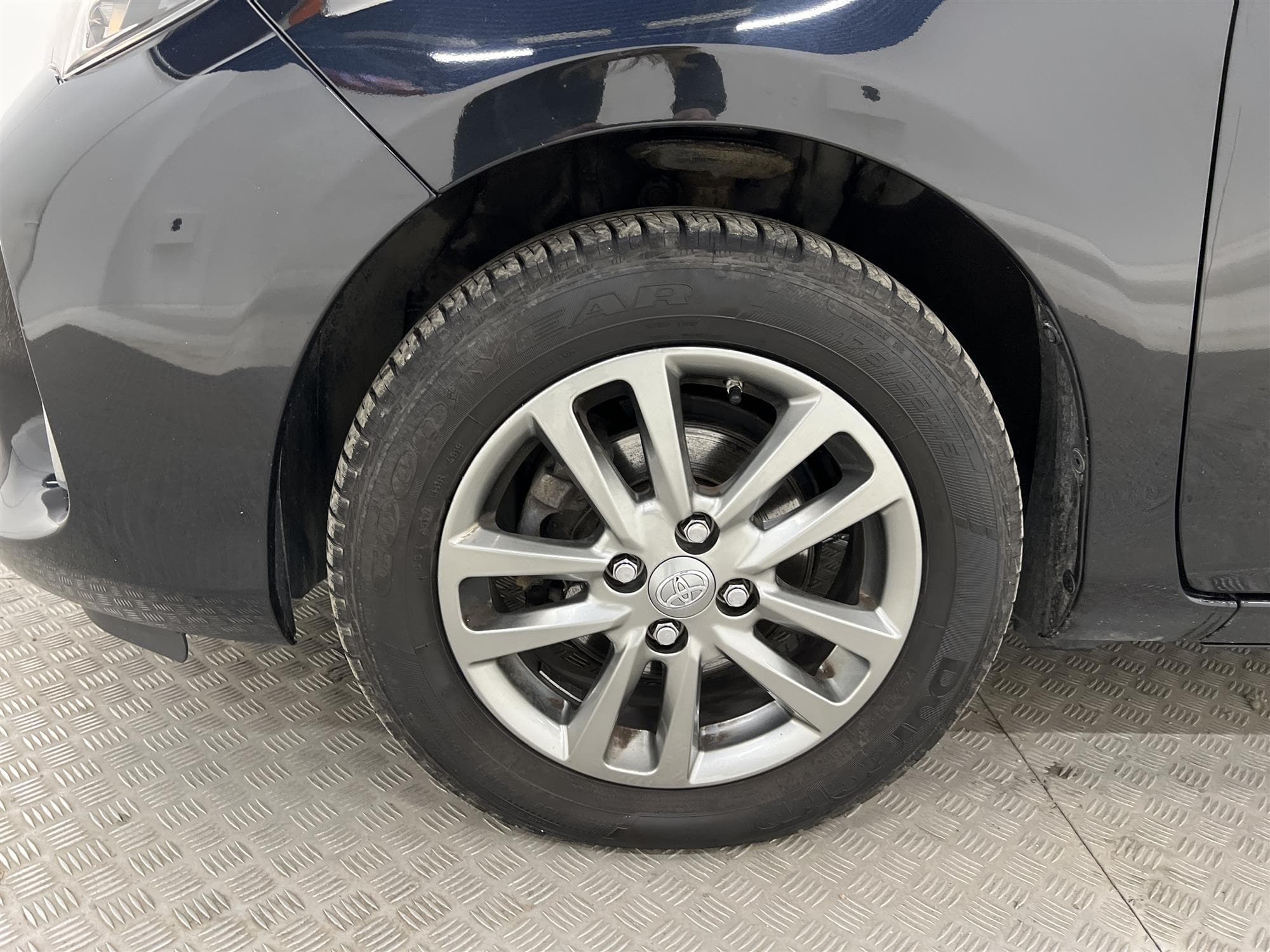 Toyota Yaris 1.33 99hk 1 Brukare  B-Kam Låg Skatt 0,49L/mil