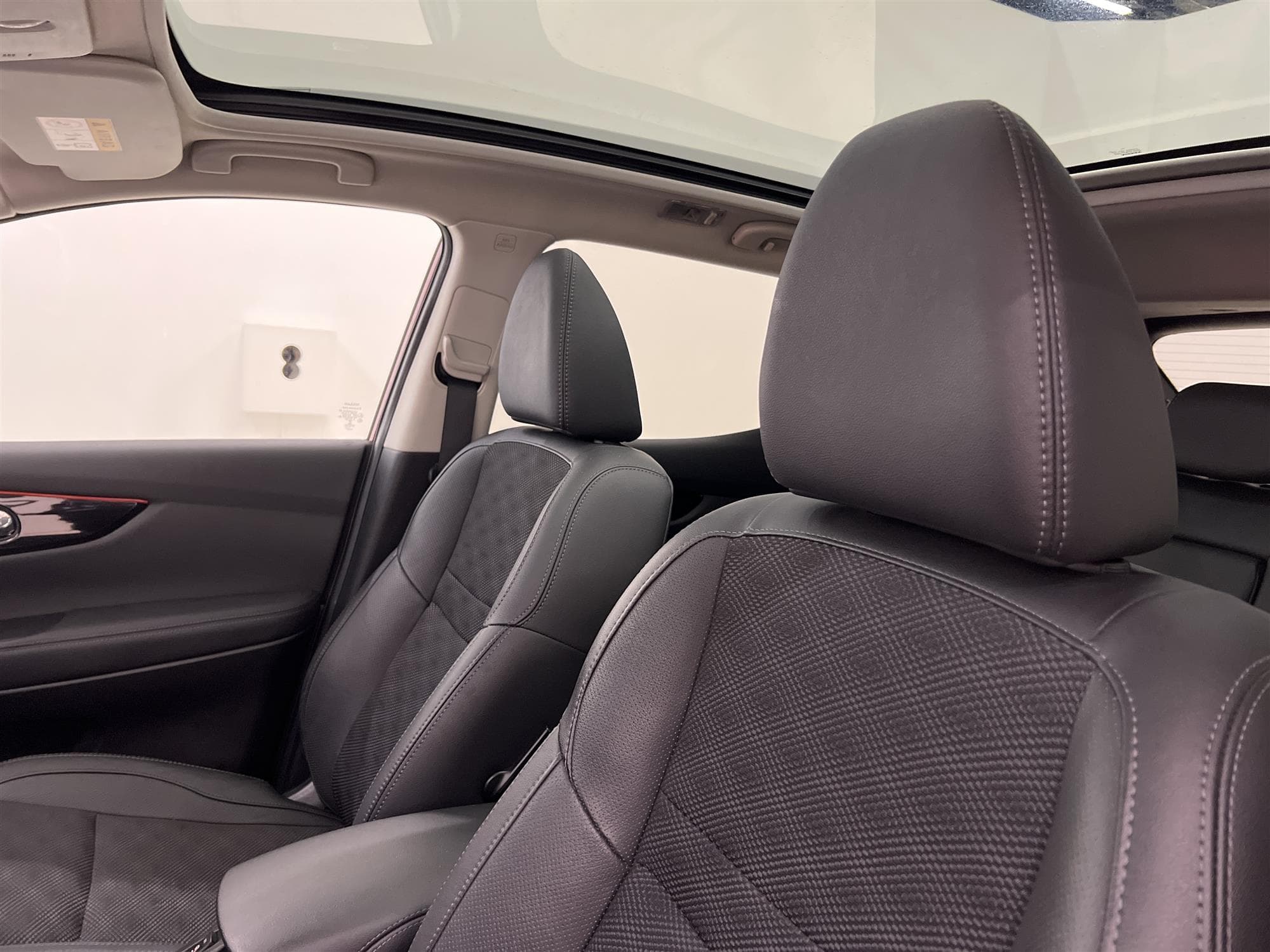 Nissan Qashqai 1.2 115hk 2 Brukare M&K-Värm Pano 360 Navi 
