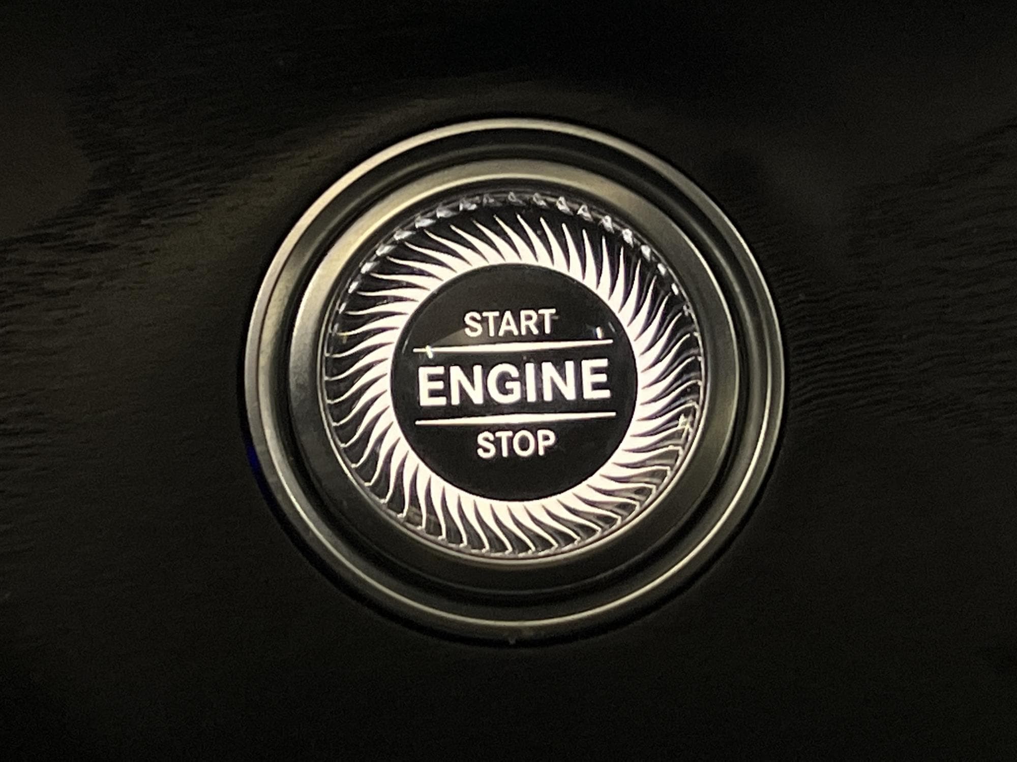 Mercedes-Benz E 220 T d 194hk AMG Pano Burmester 360° HUD
