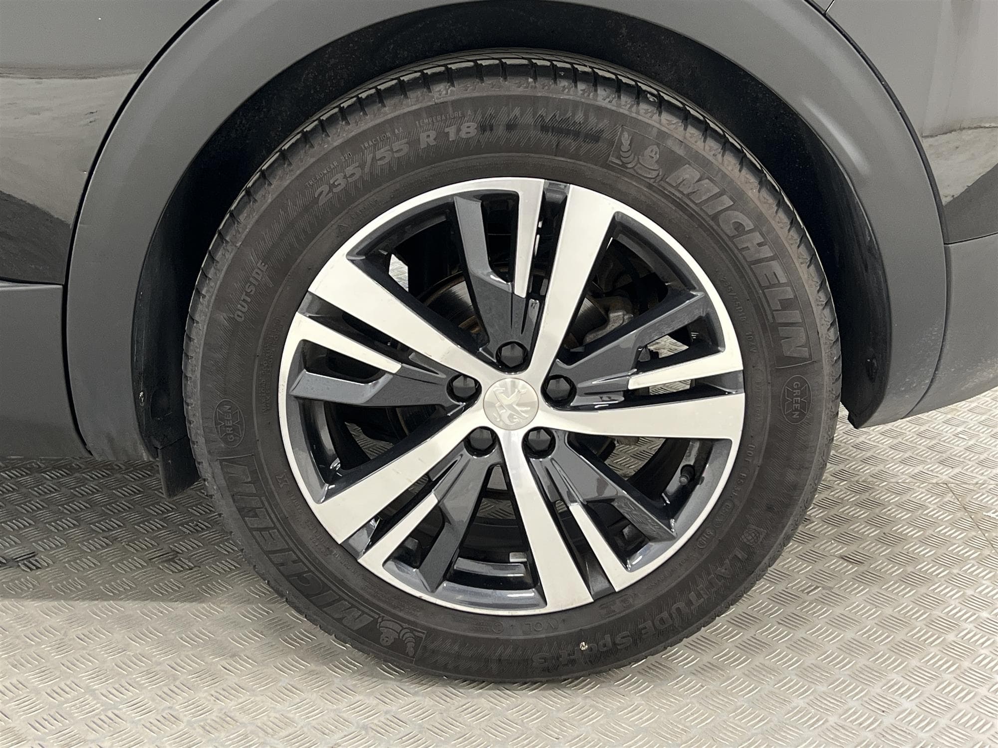 Peugeot 3008 SUV 1.2 PureTech 130hk Allure BKam Cockpit Drag