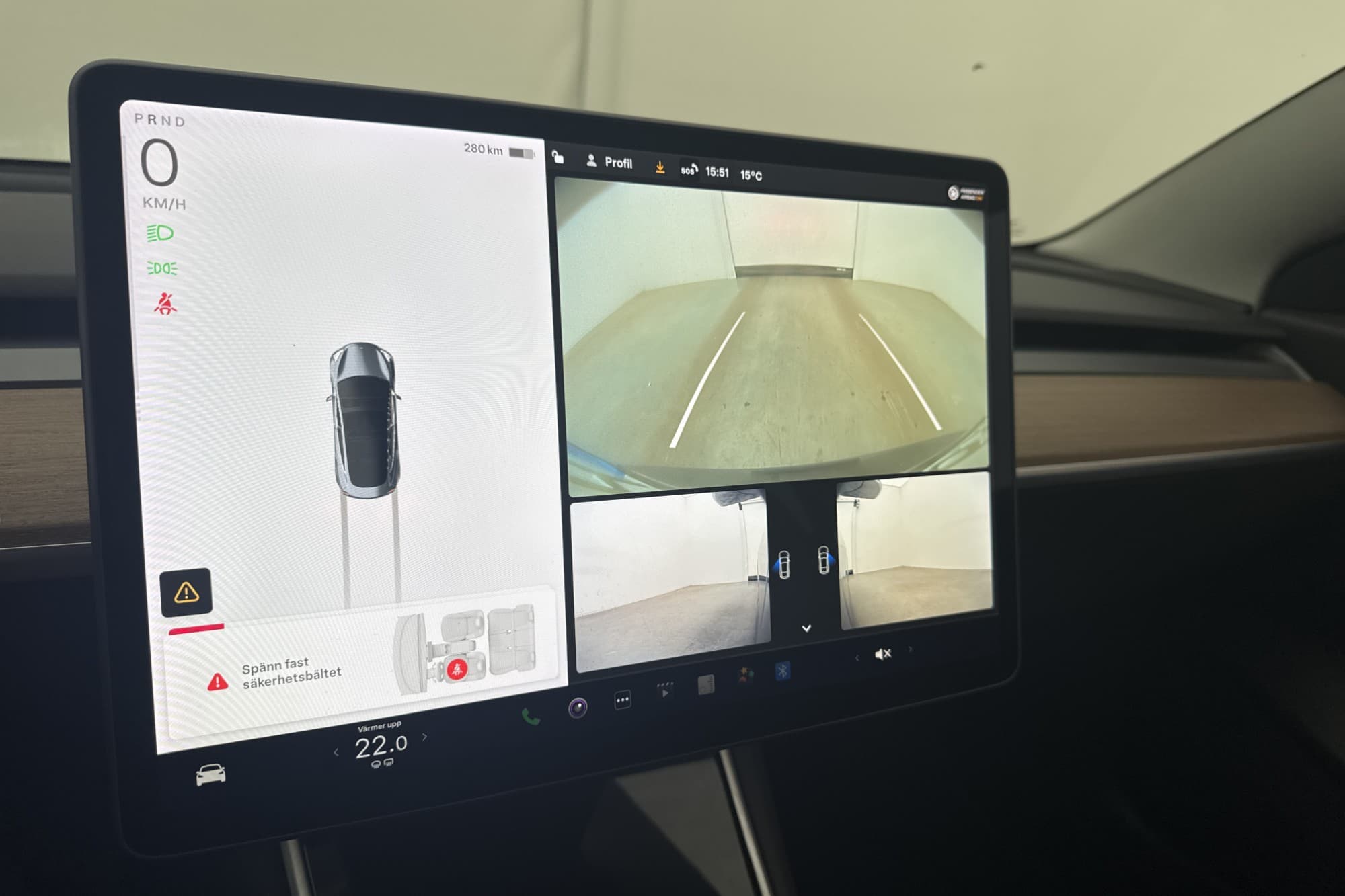 Tesla Model 3 Long Range AWD Autopilot Svensksåld