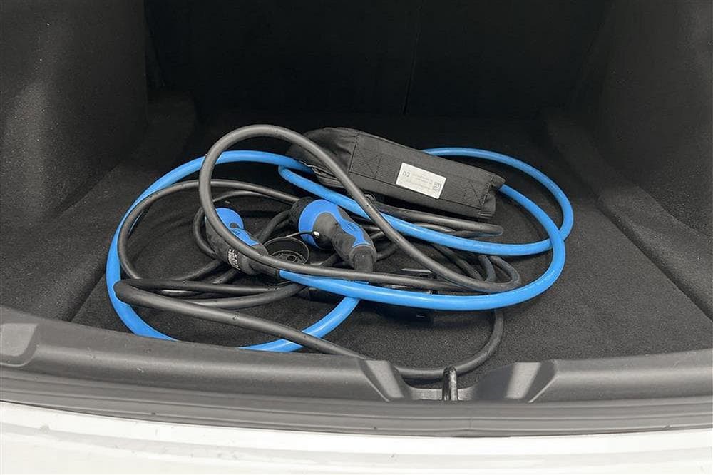 Tesla Model 3 Standard Range Plus 258hk Svensksåld Autopilotinteriör