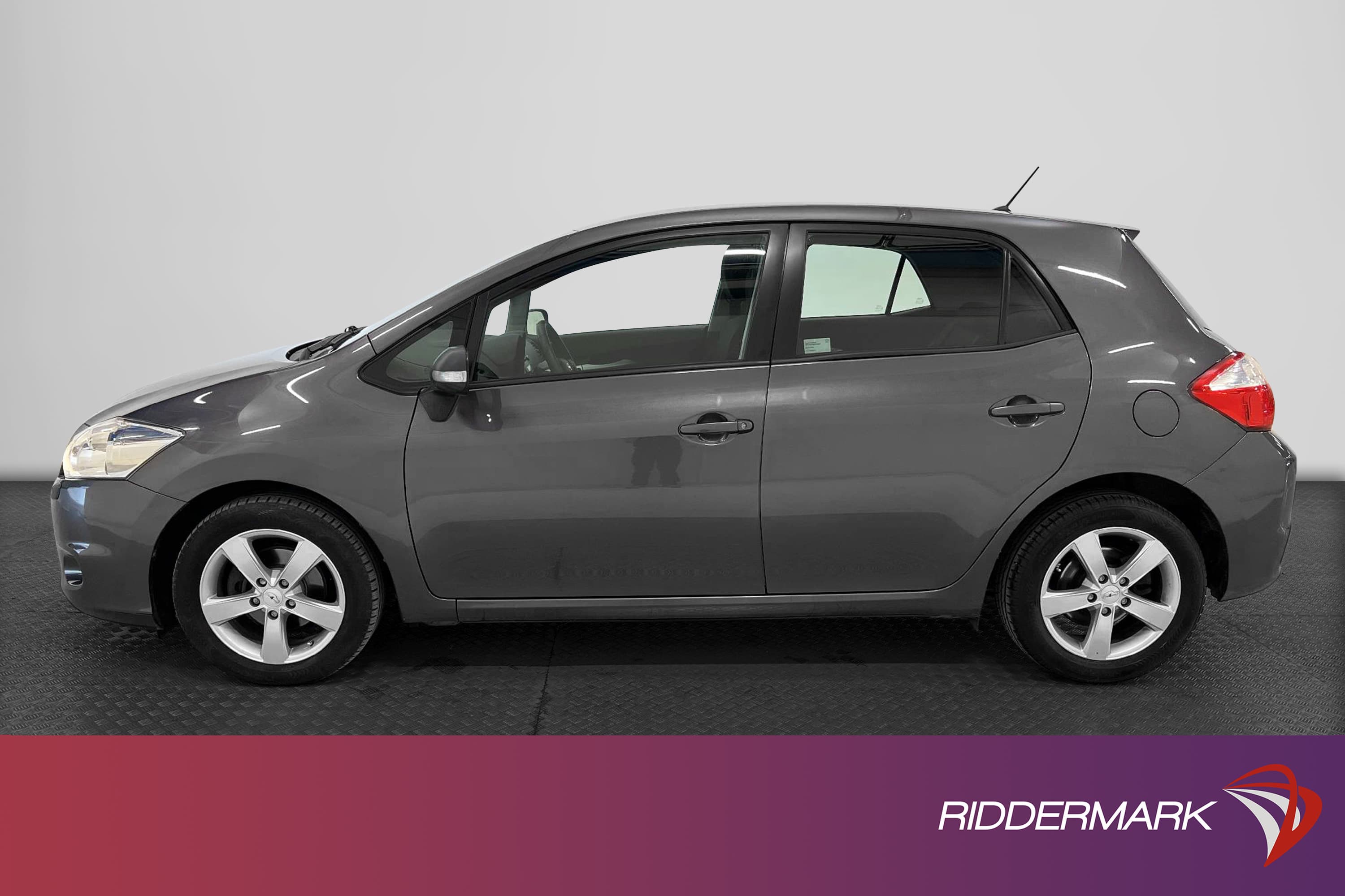 Toyota Auris 1.6 132hk 1130kr Skatt