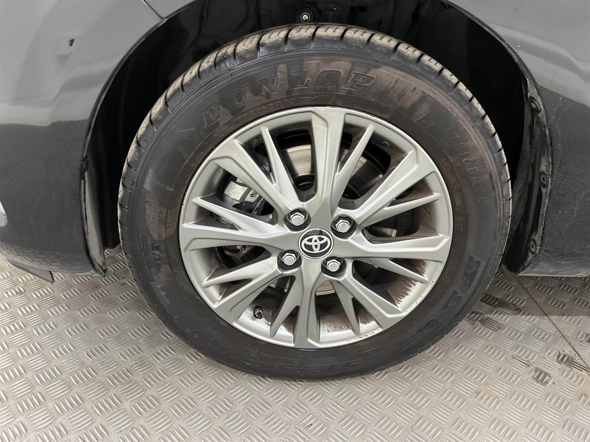 Toyota Yaris  Hybrid e-CVT 101hk 1 Brukare B-Kam 0,37L/mil