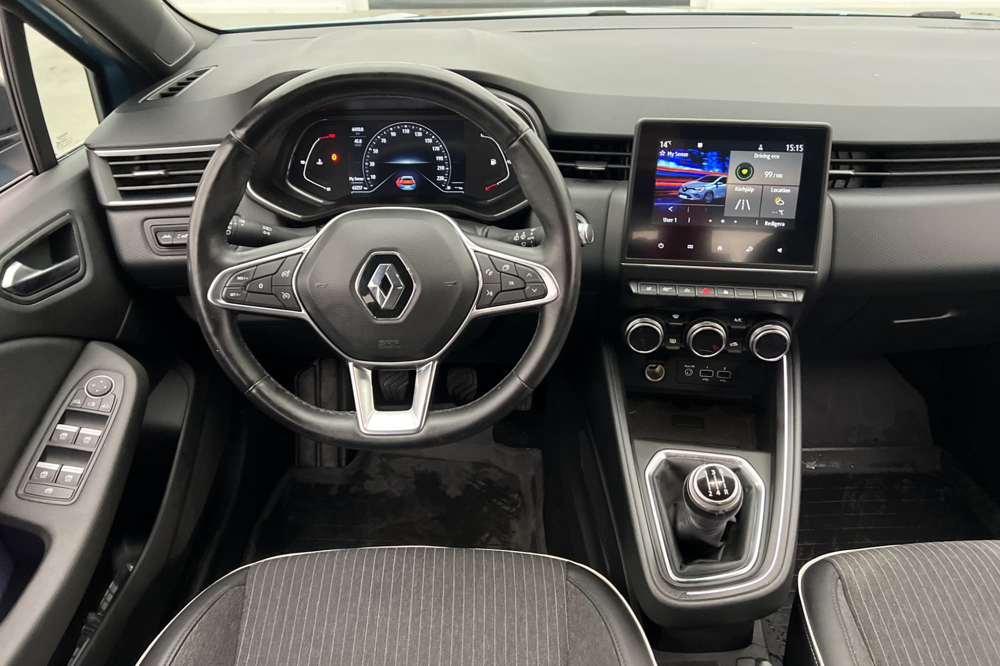 Renault Clio TCe 100hk Intens Sensorer Rattvärme Halvskinn 
