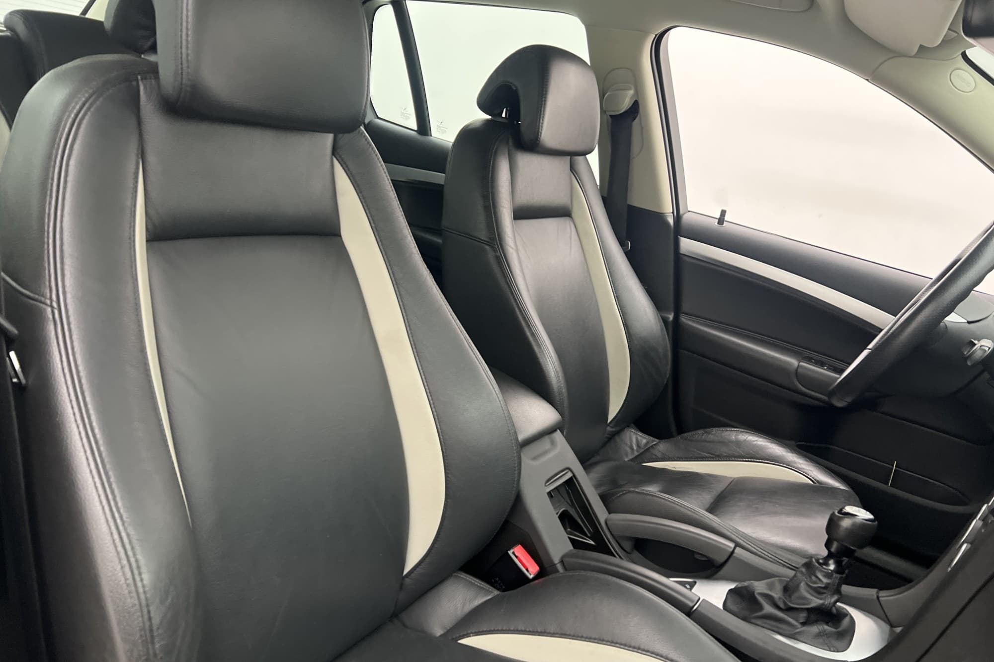 Saab 9-3 SportCombi 2.0 XWD 210hk Vector Skinn Elstol Drag