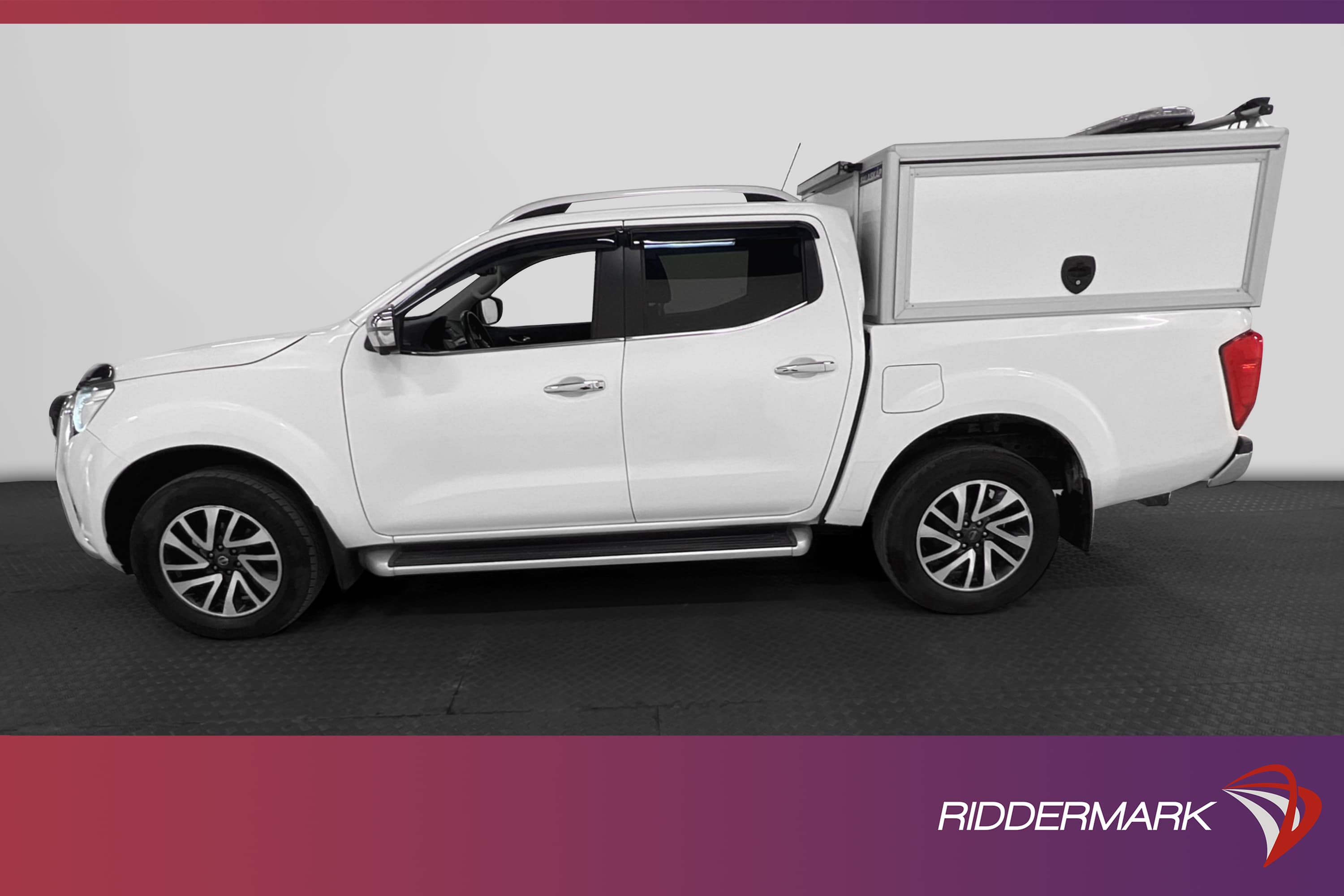 Nissan Navara Tekna 2.3 4WD Värmare Drag Påbyggnad Moms